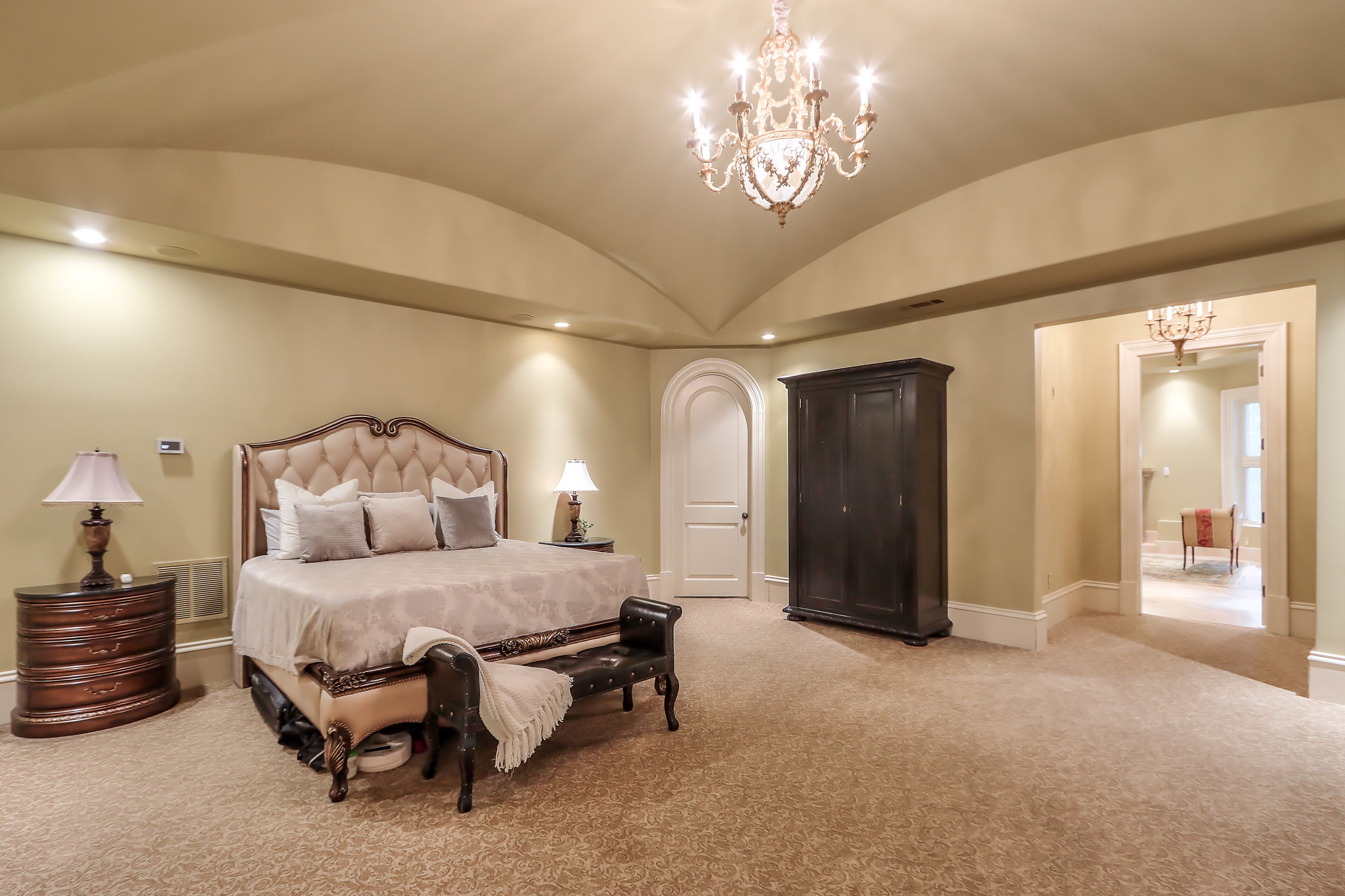 Claudio Burtin’s metro Atlanta mansion is the latest palace on the Georgia housing market.
Courtesy of Michael Pigford/Beyond The Curb Imaging