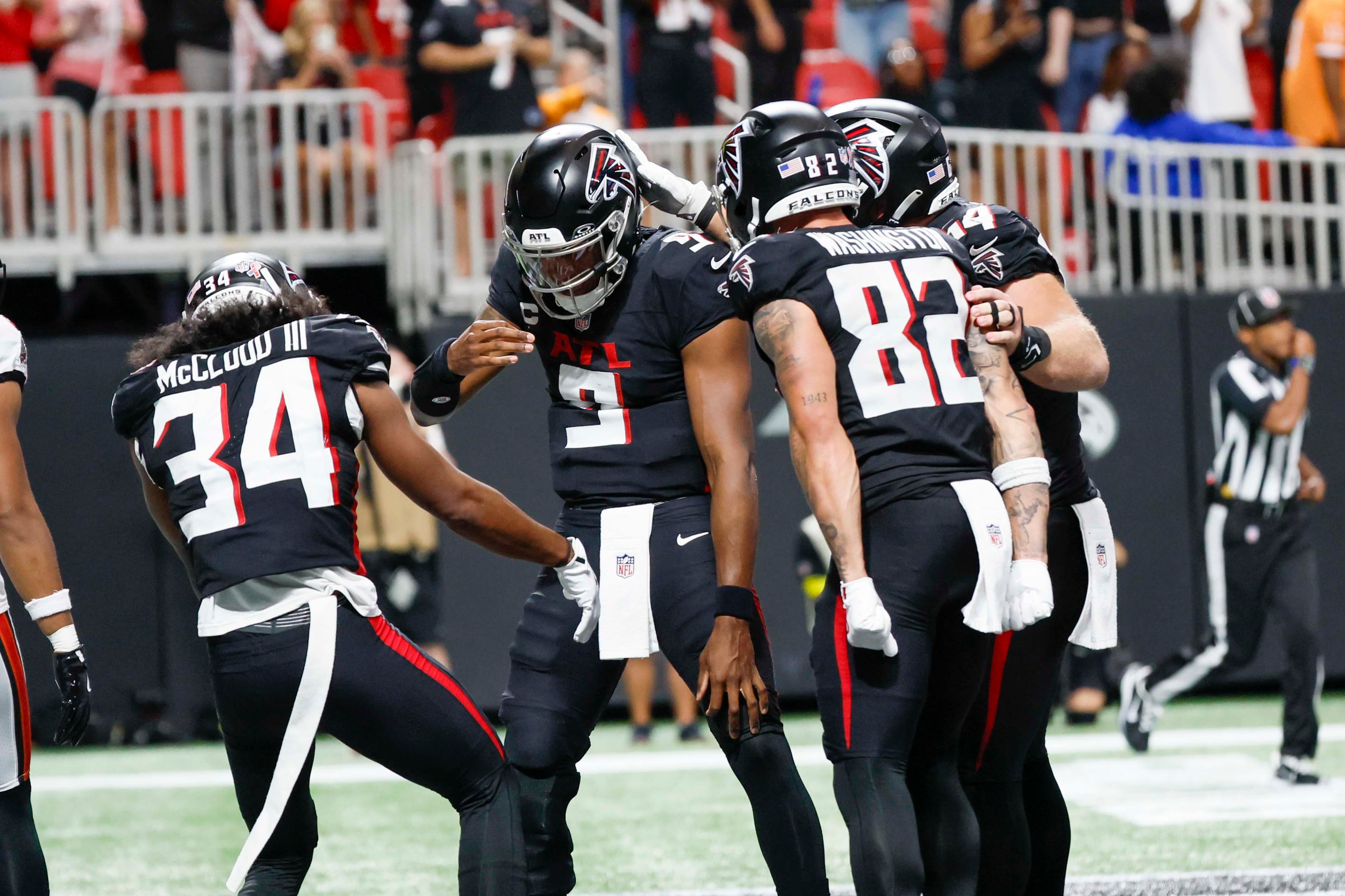 Atlanta Falcons quarterback Michael Penix Jr. (9) celebrates with teammates after his touchdown during the second half of an NFL game against the Tampa Bay Buccaneers at Mercedes-Benz Stadium on Sunday, September 7, 2025, in Atlanta.
(Miguel Martinez/ AJC)