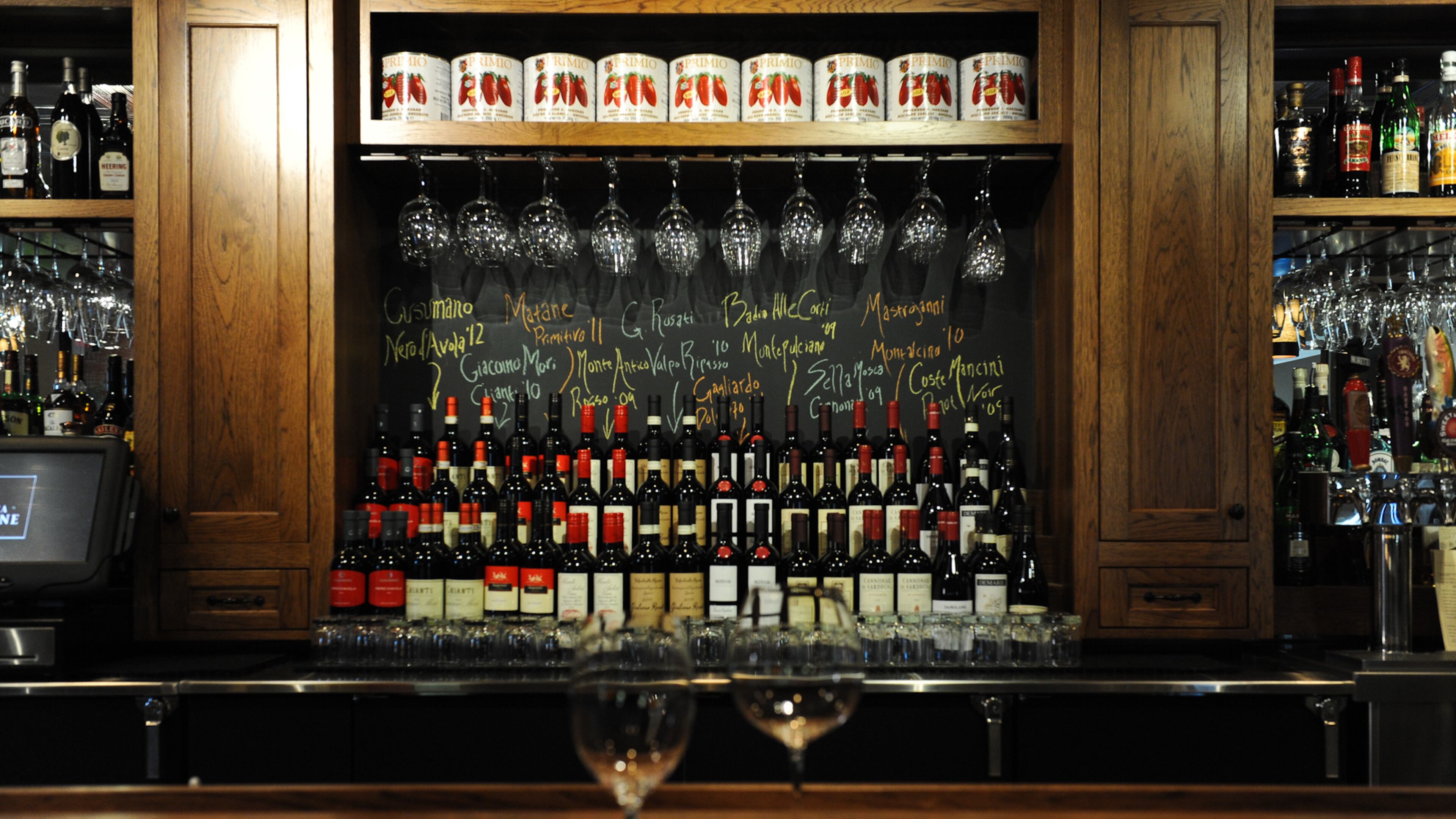 The bar at Osteria Mattone in Roswell. (BECKY STEIN)