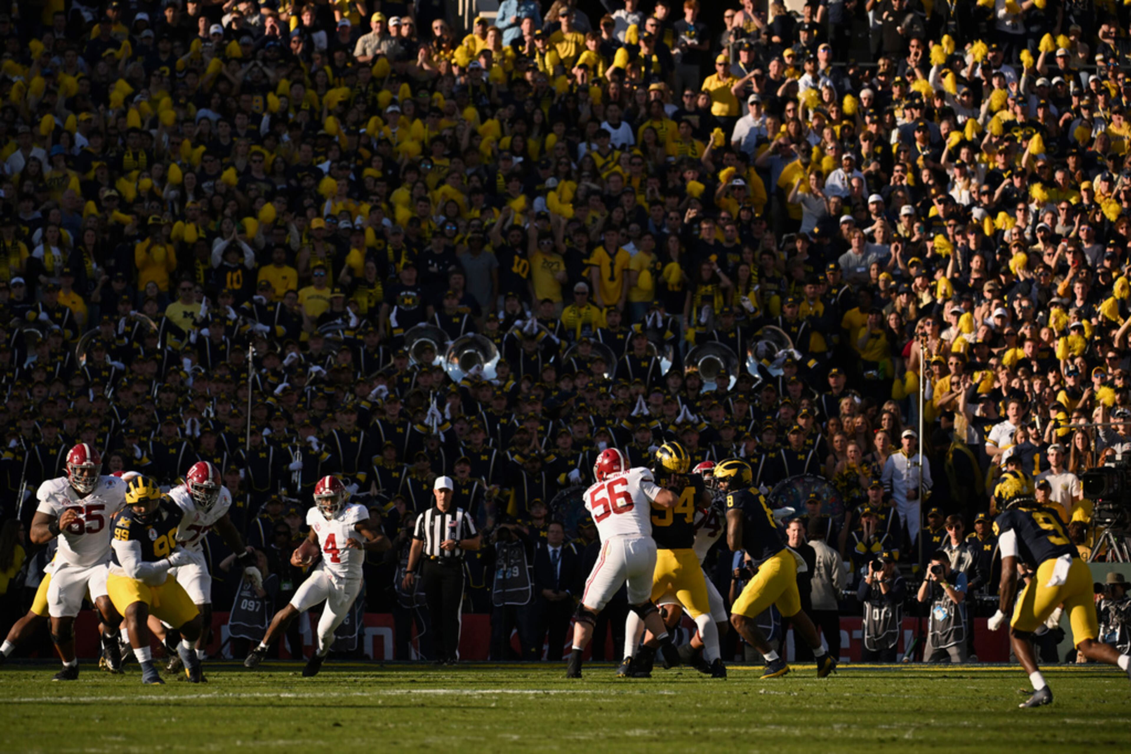 Alabama quarterback Jalen Milroe (4) runs the ball during the first half of the Rose Bowl CFP NCAA semifinal college football game against Michigan Monday, Jan. 1, 2024, in Pasadena, Calif. (AP Photo/Kyusung Gong)