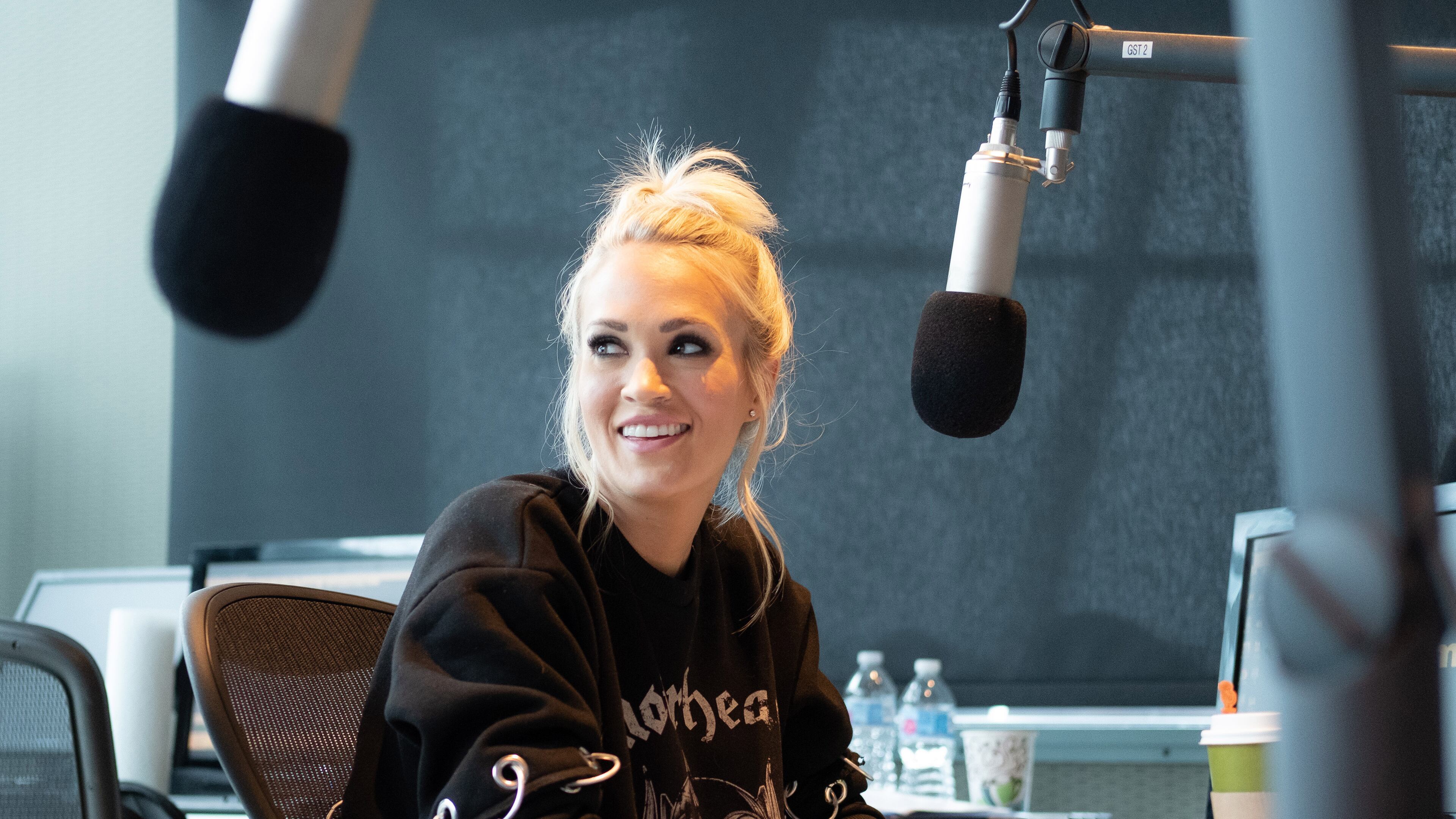 NASHVILLE, TN - APRIL 19: Singer Carrie Underwood visits "The Highway" at SiriusXM Nashville Studios at Bridgestone Arena on April 19, 2018 in Nashville, Tennessee. (Photo by Jason Kempin/Getty Images for SiriusXM)