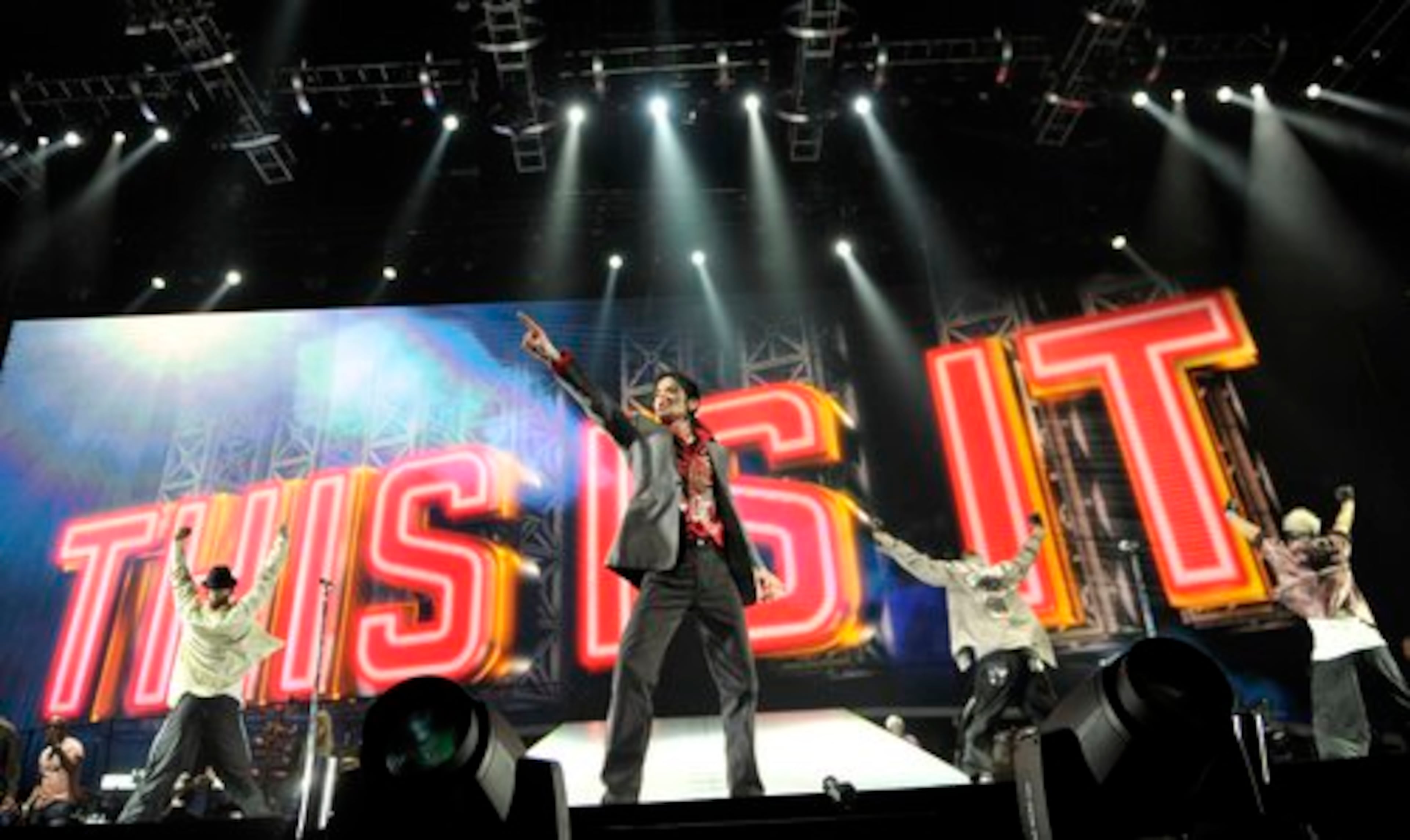 A set for the "This is It" stage was set up in L.A. for the rehearsals.
