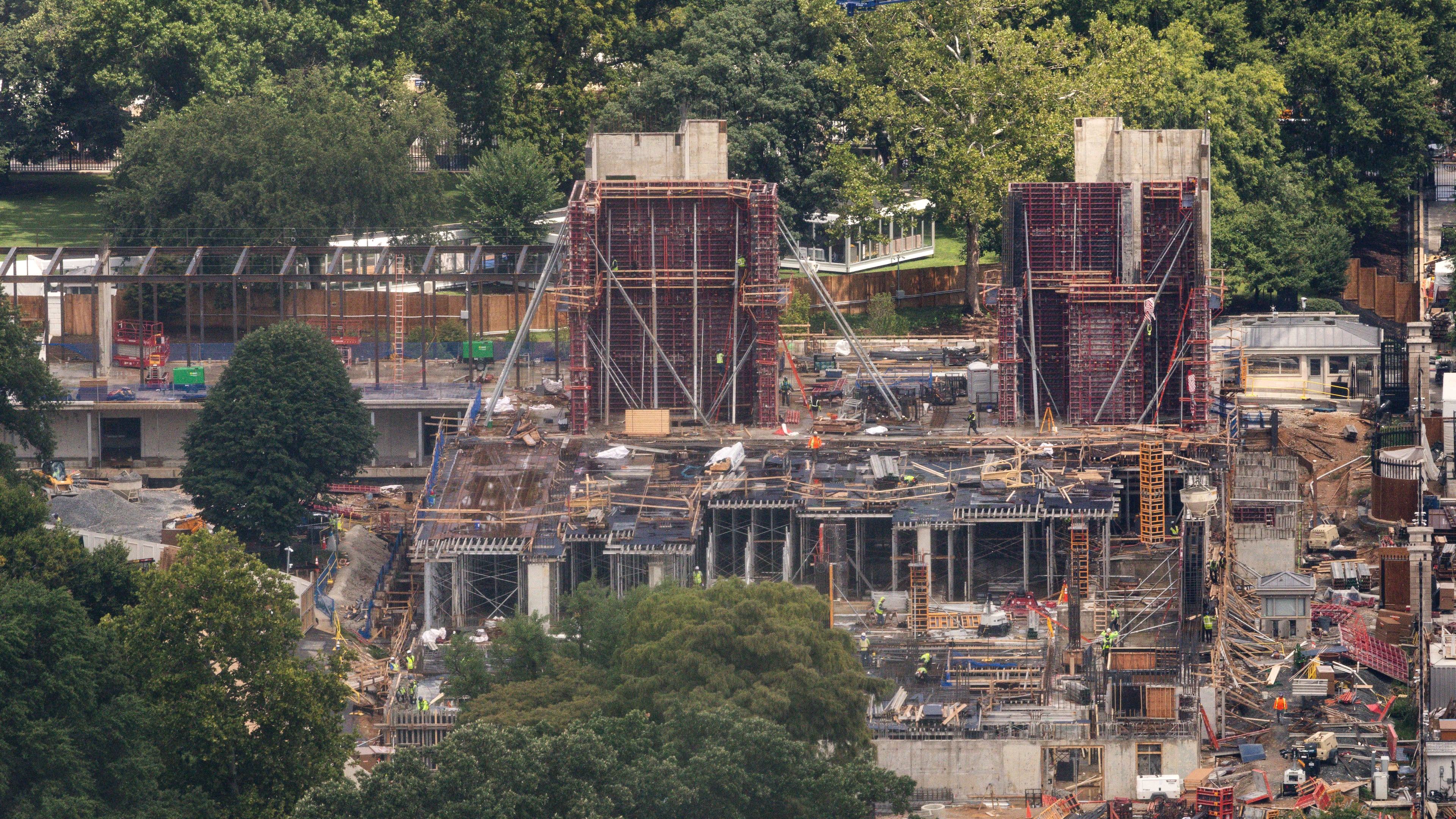 White House Ballroom construction continues Wednesday, Aug. 5, 2026, at the White House in Washington. (AP Photo/Tierney L. Cross)