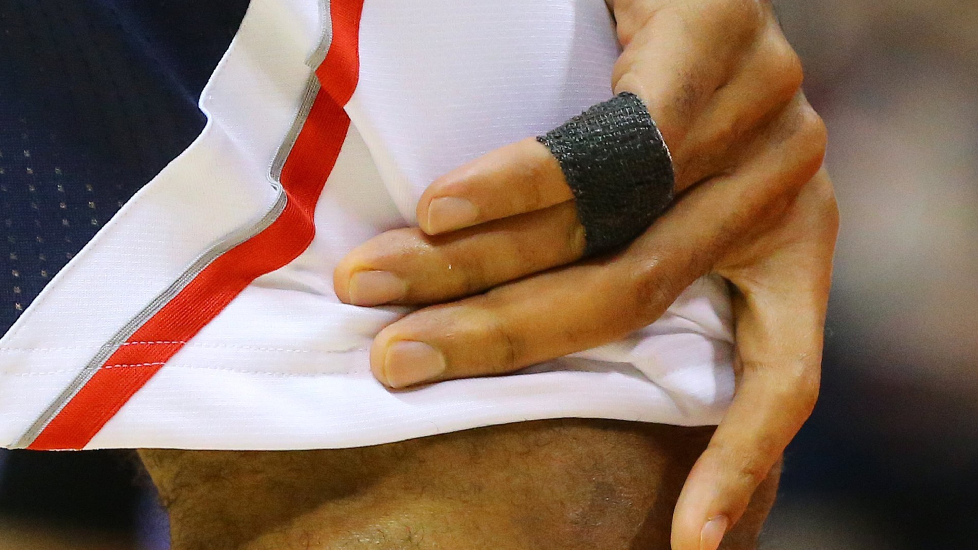 Hawks center Al Horford finishes the game against the Nets with his fingers taped after dislocating his pinky finger against the Nets Sunday, April 19, 2015, in Atlanta. Curtis Compton / ccompton@ajc.com