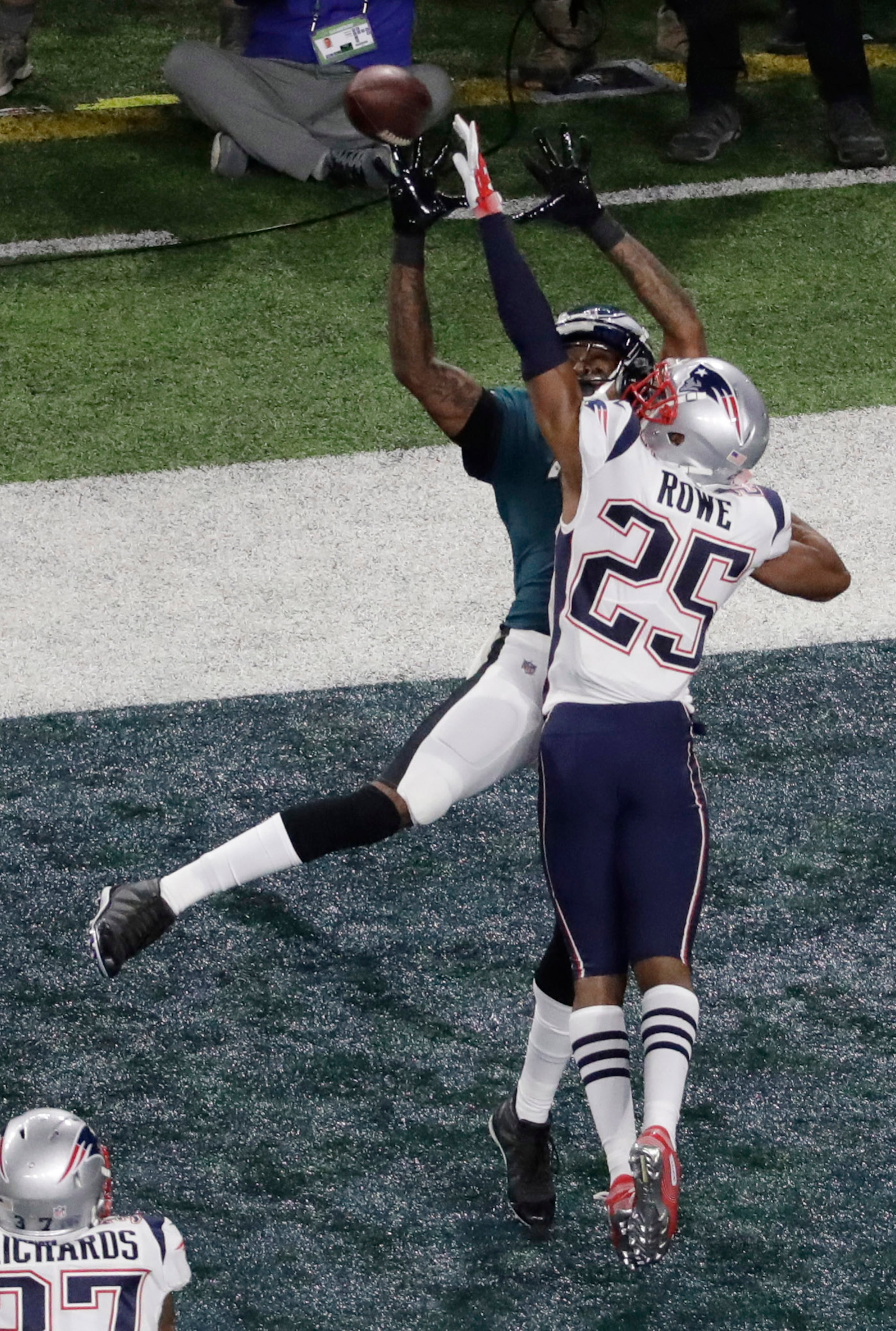 New England Patriots cornerback Eric Rowe, right, breaks up a pass intended for Philadelphia Eagles wide receiver Alshon Jeffery during the first half of the NFL Super Bowl 52 football game Sunday, Feb. 4, 2018, in Minneapolis. (AP Photo/Eric Gay)