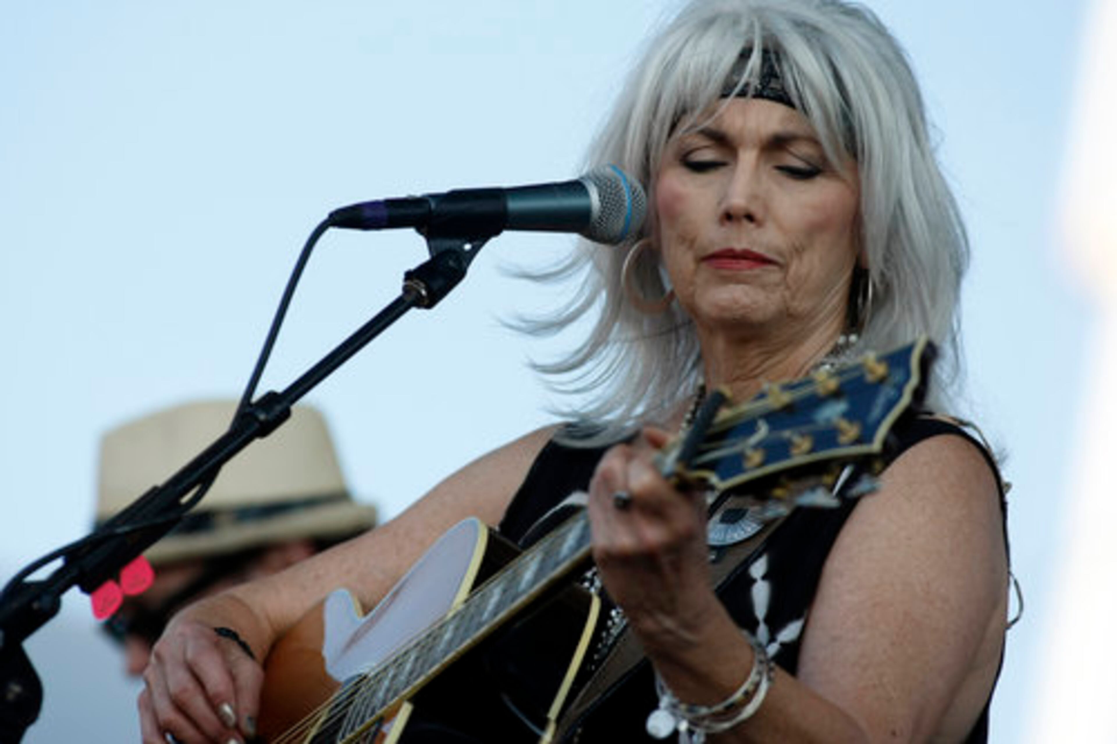 Emmylou Harris performs.