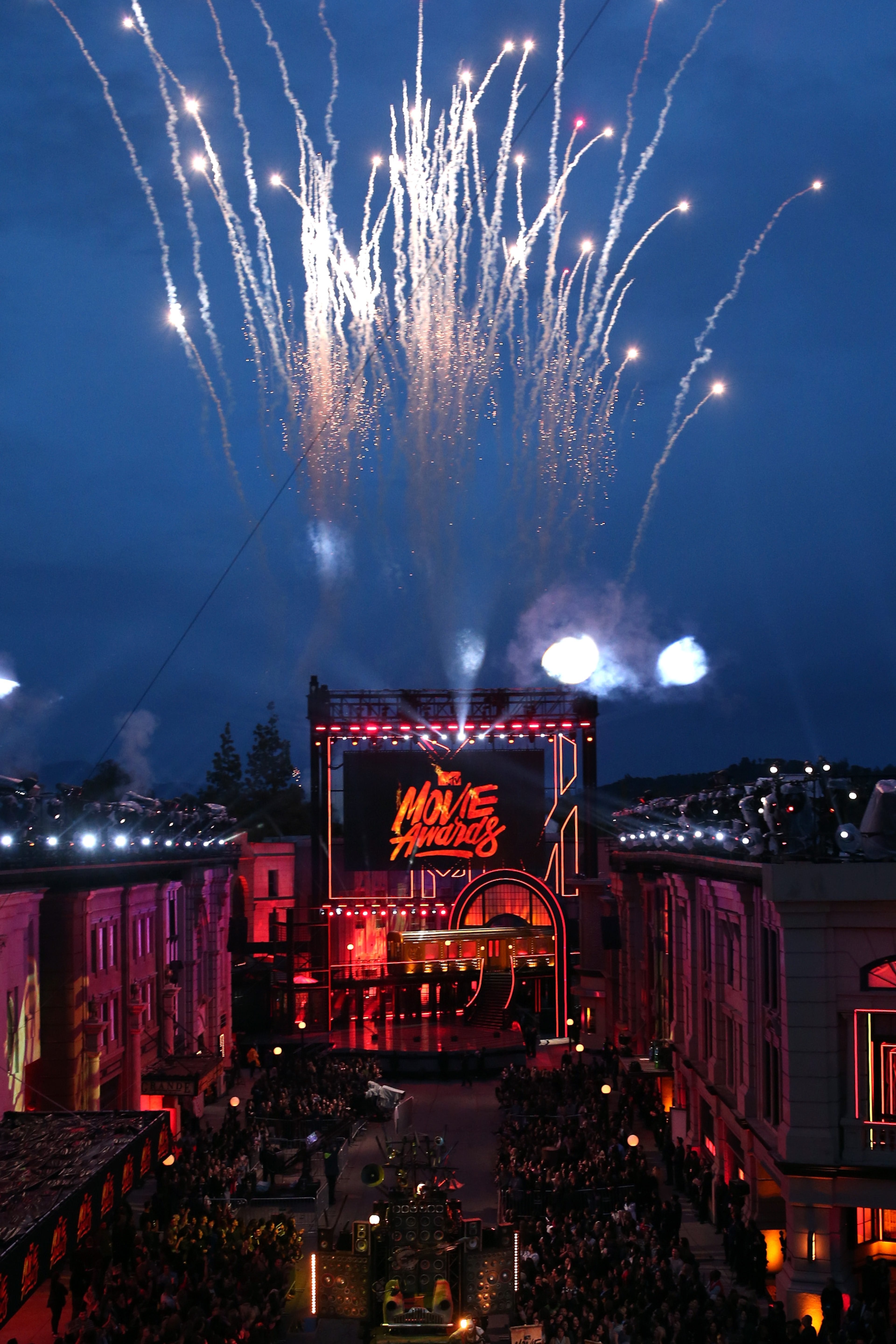 BURBANK, CALIFORNIA - APRIL 09: A wide view of the stage during the 2016 MTV Movie Awards at Warner Bros. Studios on April 9, 2016 in Burbank, California. MTV Movie Awards airs April 10, 2016 at 8pm ET/PT. (Photo by Christopher Polk/Getty Images for MTV)