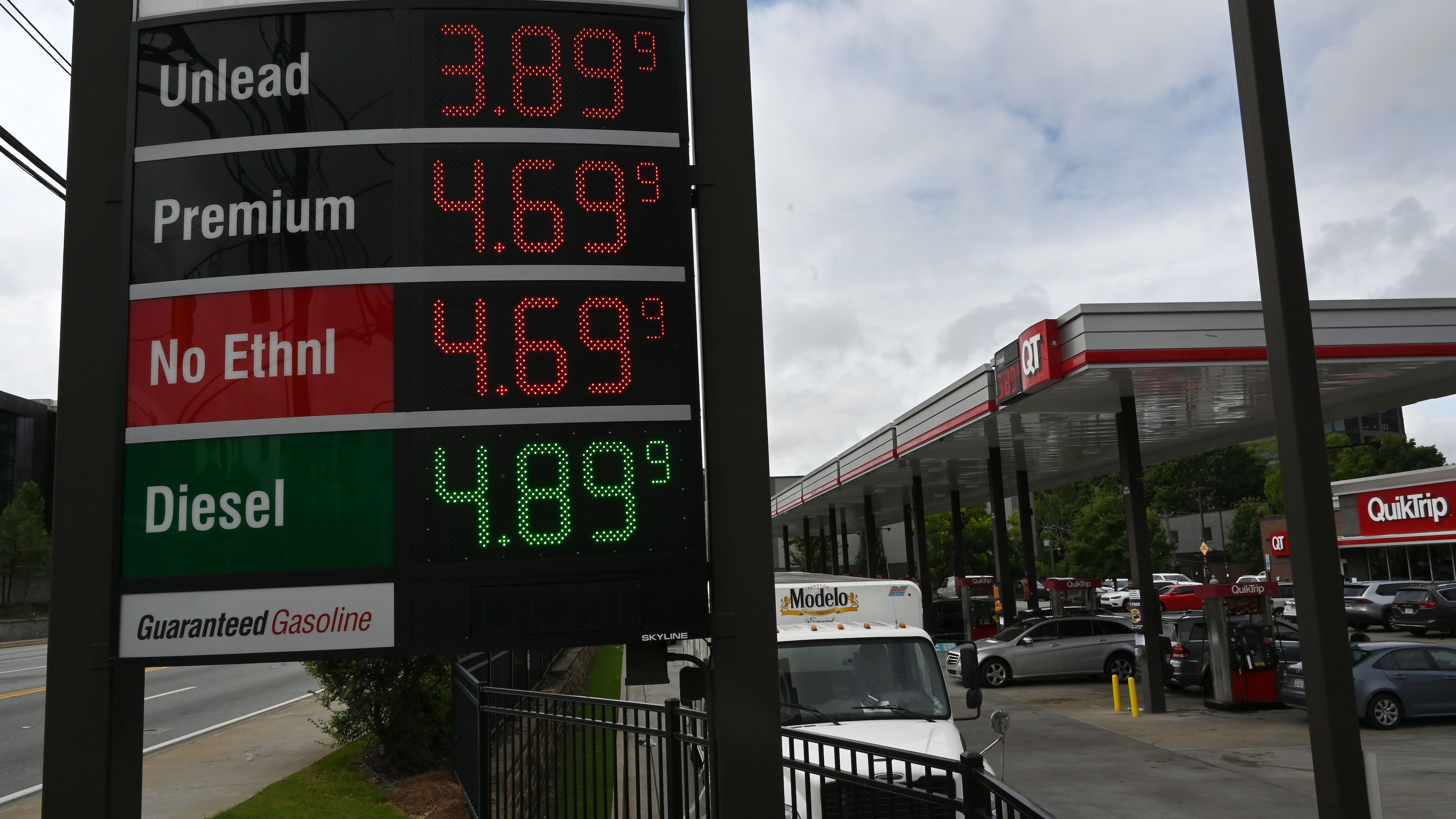 Gas prices are displayed at a QuikTrip station on Northside Drive in Atlanta in July. (Hyosub Shin/AJC)