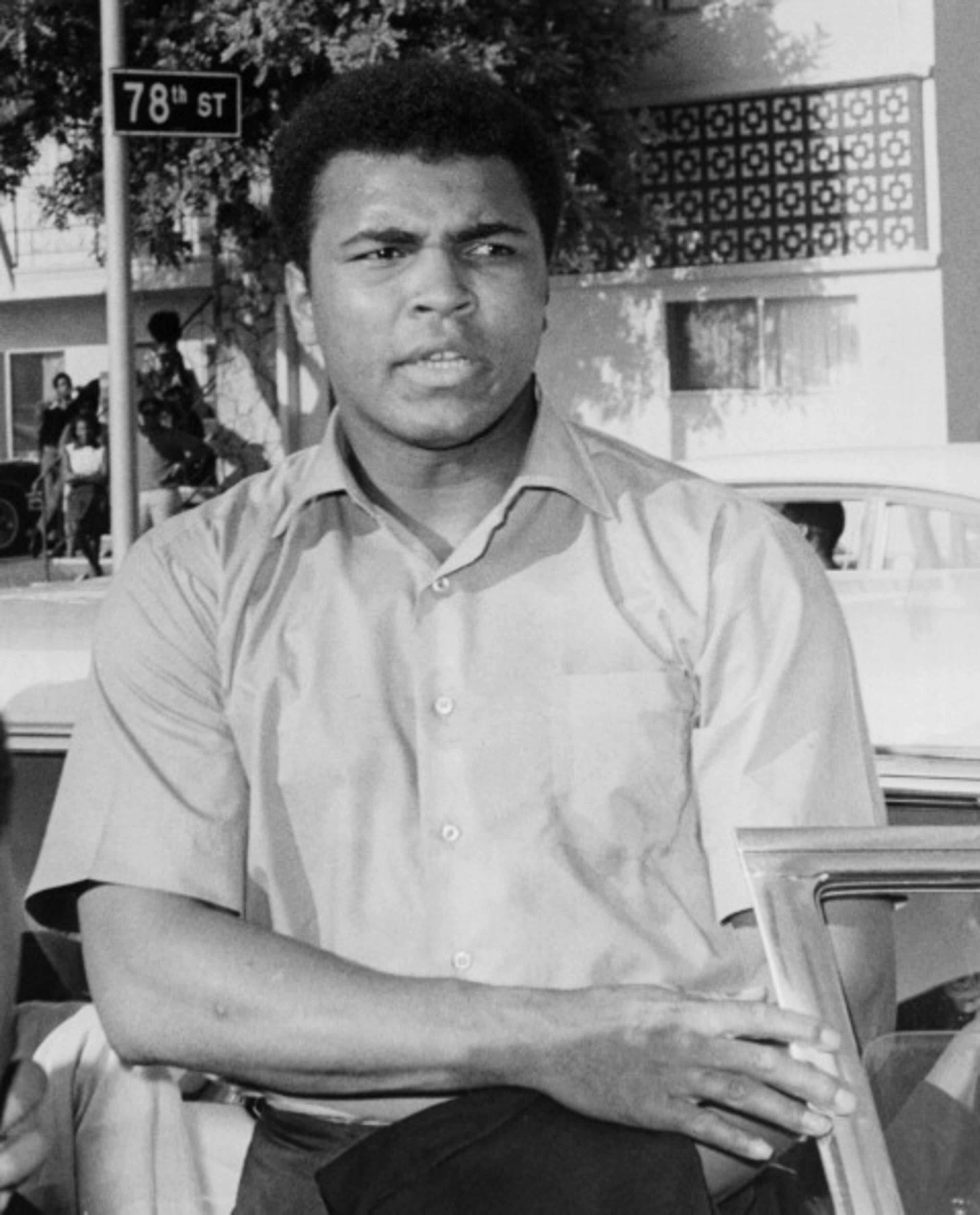 LOS ANGELES - AUGUST 1969: Cassius Clay arrives in Los Angeles to train, in August 1969 in Los Angeles,California.(Photo by: The Ring Magazine/Getty Images)