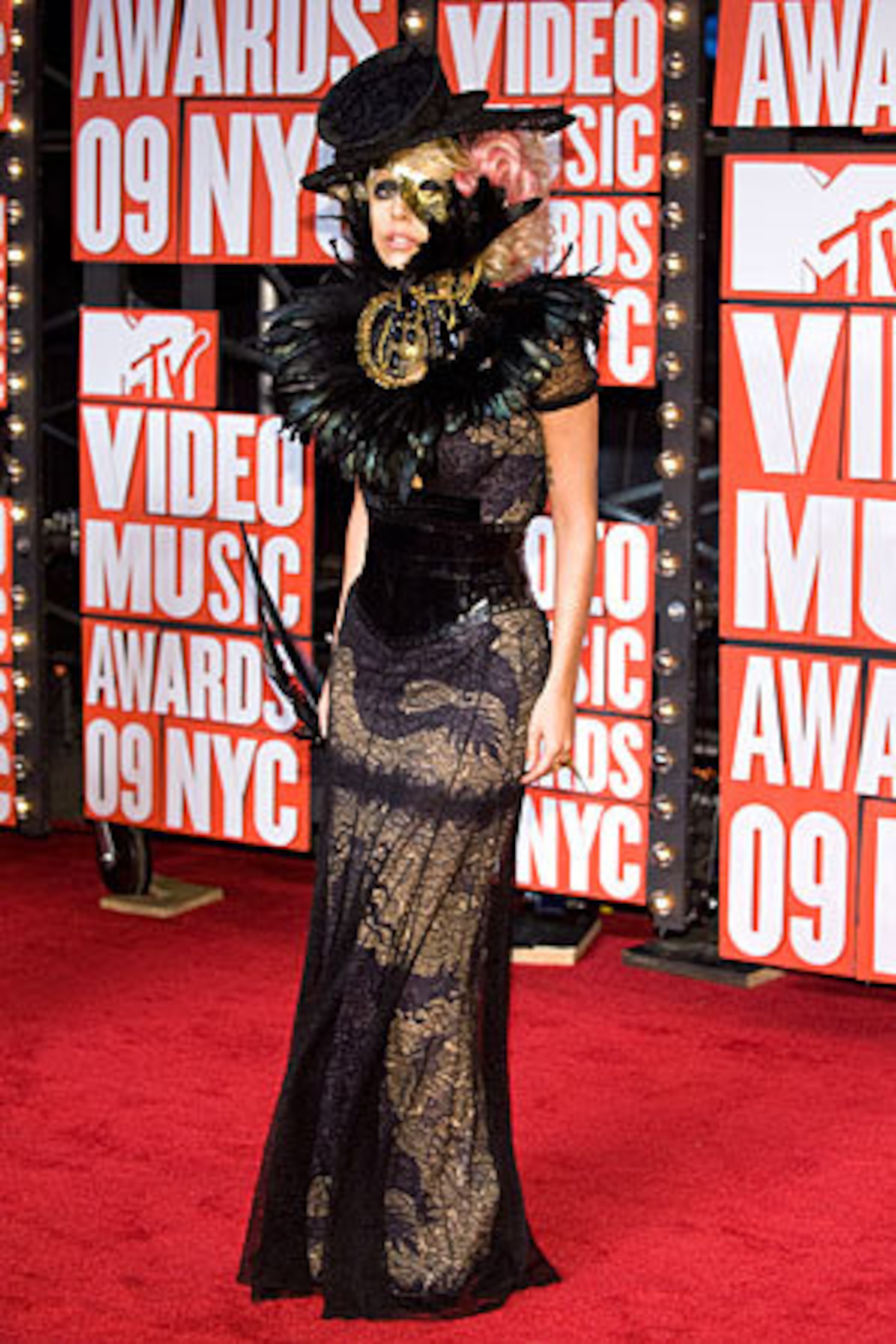 A steampunk peacock? A Victorian masquerader high on absinthe? Whatever you call it, it's a stunner.