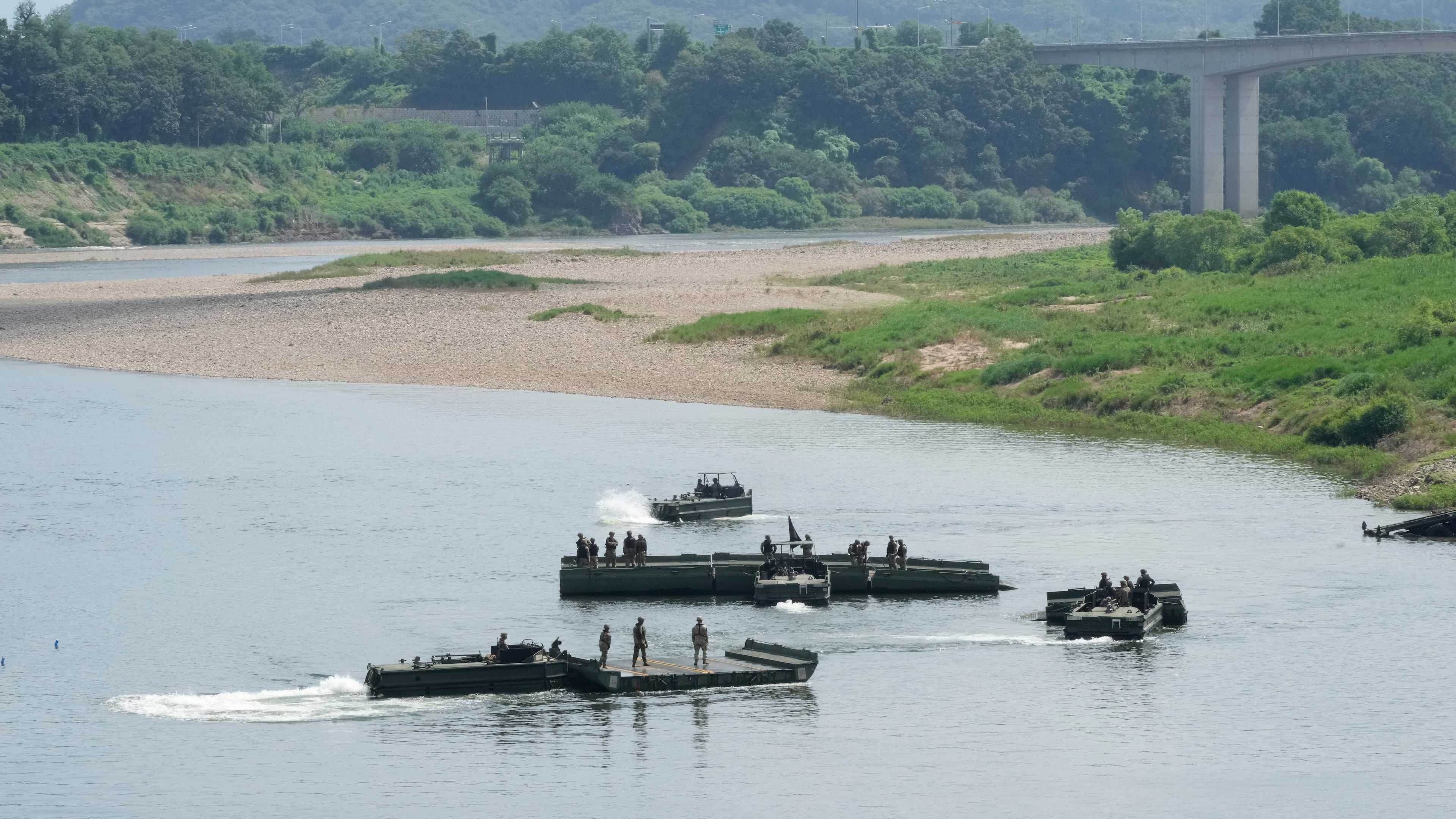 U.S. Army's soldiers conduct a training exercise on a river in Yeoncheon, South Korea, near the border with North Korea, Tuesday, Aug. 18, 2026. (AP Photo/Ahn Young-joon)