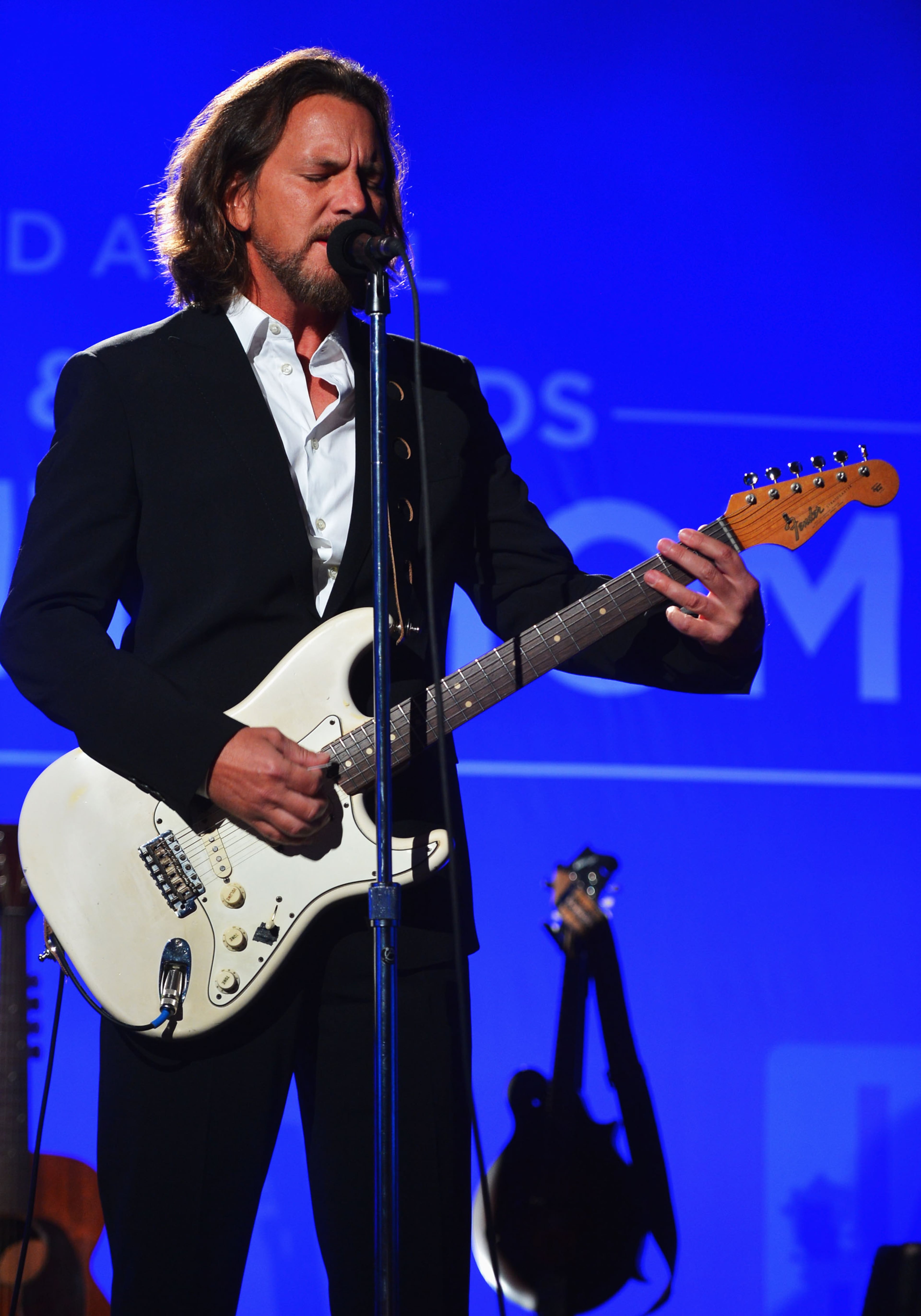 LOS ANGELES, CA - JANUARY 12: Musician Eddie Vedder performs at the 2nd Annual Sean Penn and Friends Help Haiti Home Gala benefiting J/P HRO presented by Giorgio Armani at Montage Hotel on January 12, 2013 in Los Angeles, California. (Photo by Alberto E. Rodriguez/Getty Images for J/P HRO)