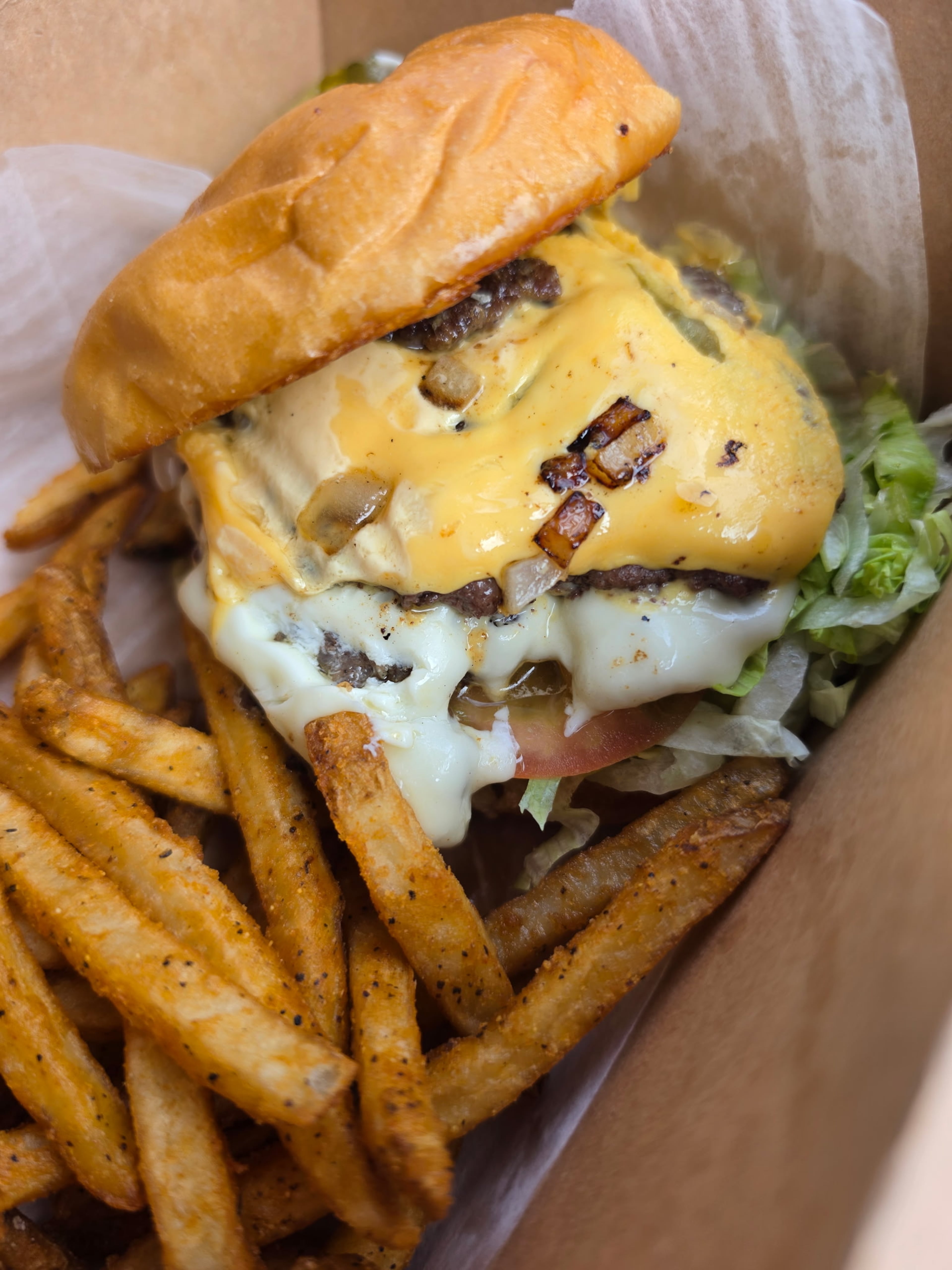 Love at First Bite ATL's brunch heartthrob burger is worth chasing. (Courtesy of Justin Brown)