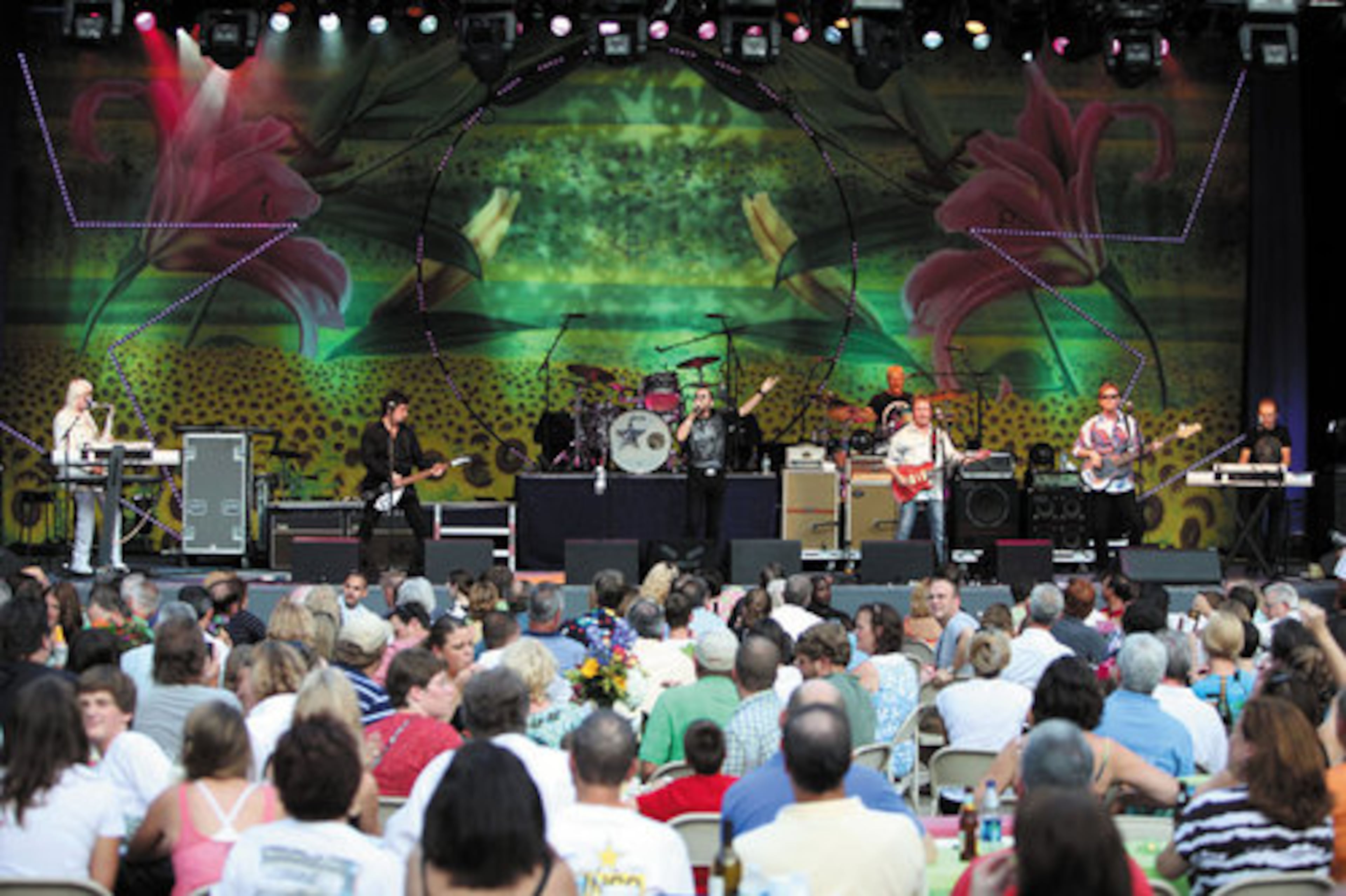 This year's tour marks the eleventh incarnation of a concept that was created by Ringo with producer David Fishof. Ringo, who just celebrated his 70th birthday, performed some of his solo and Beatles songs and then each band member took turns performing a hit from their own career.