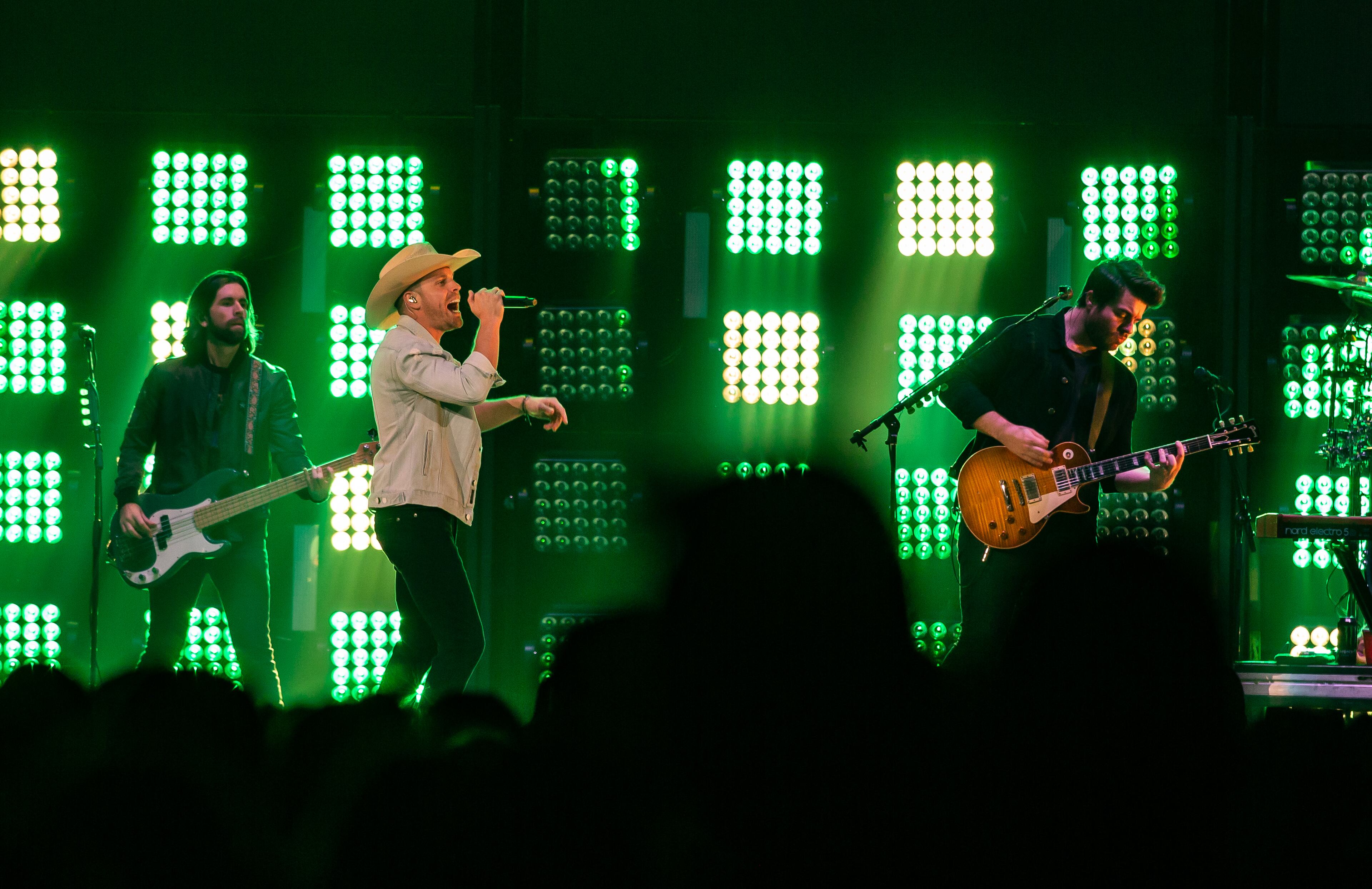 Dustin Lynch performs at Infinite Energy Arena on Nov. 29, 2018.