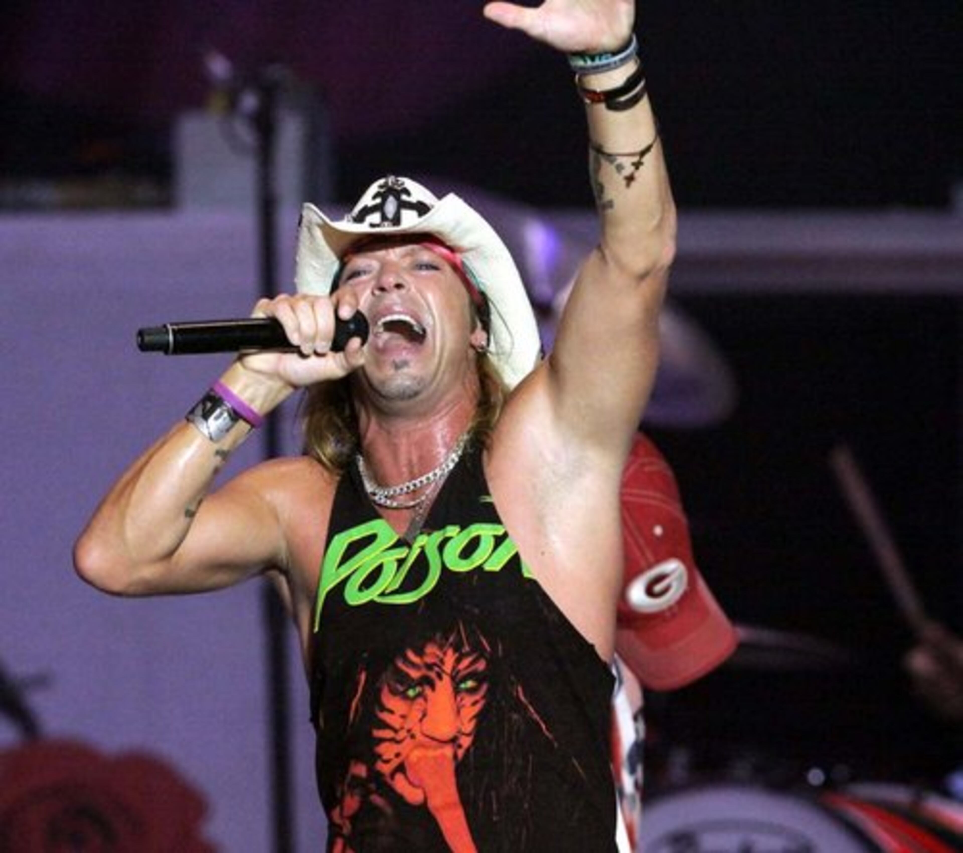 Bret Michaels and Poison performing "Look What The Cat Dragged In".
