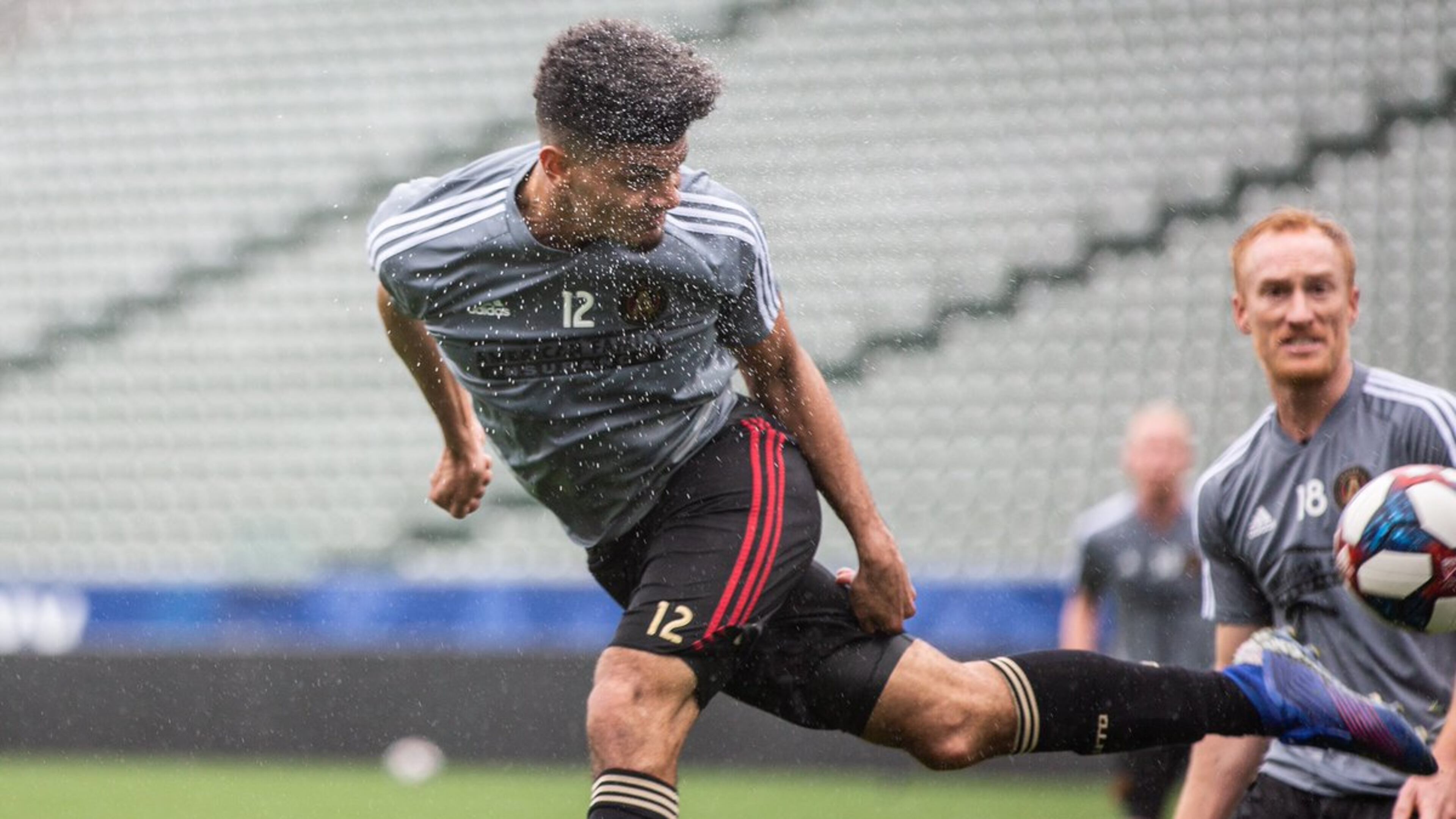 Atlanta United's Miles Robinson heads the ball in Wednesday's crimmage against the L.A. Galaxy. (Atlanta United)