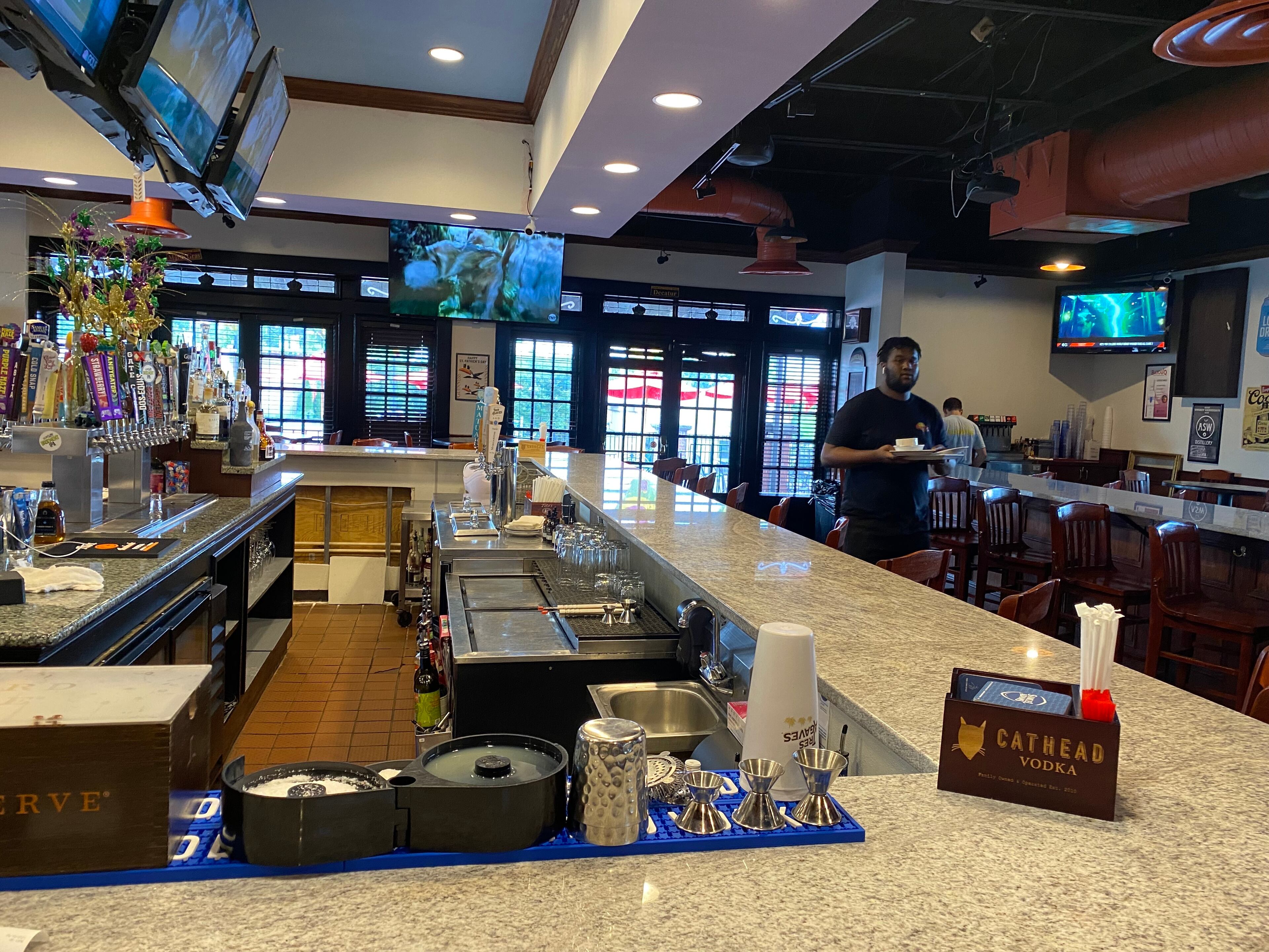 Bayou’Q combines barbecue and Cajun fare under one roof, with locations in Vinings (pictured) and Roswell. Ligaya Figueras/ligaya.figueras@ajc.com.