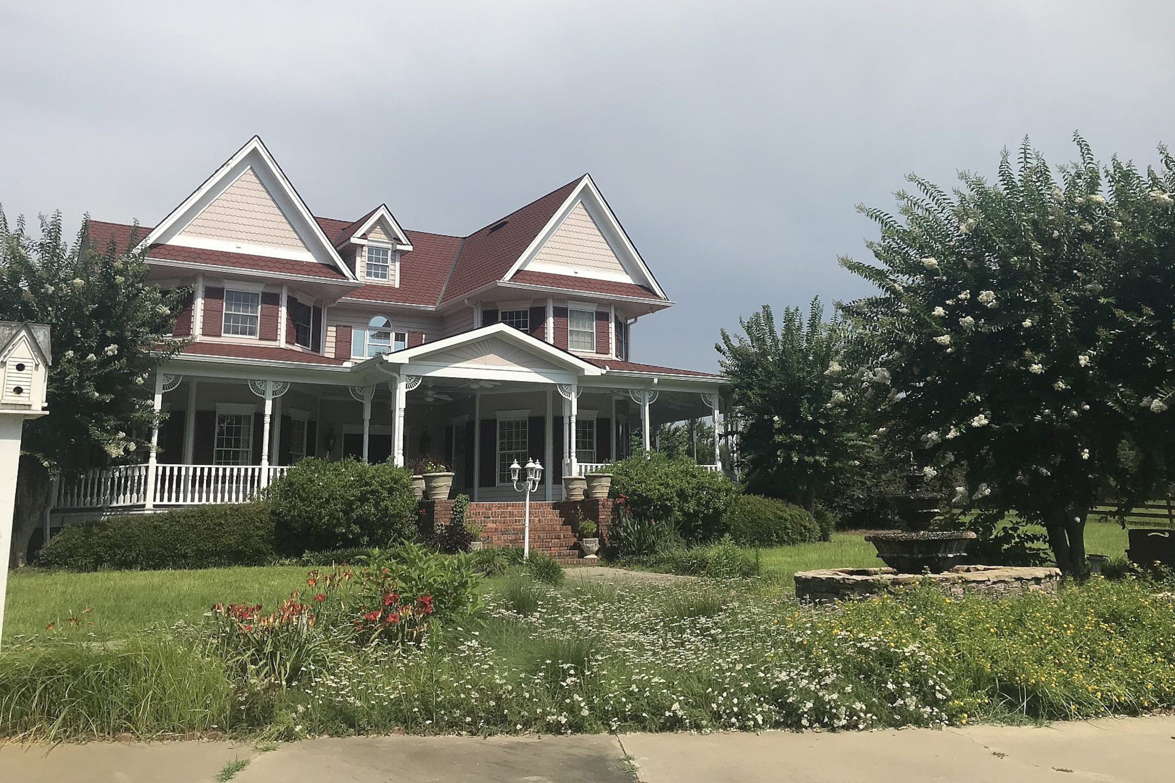 Images from the Ahlers & Ogletree Auction Gallery's auction of the Eatonton ranch belonging to Tex and Diane McIver.