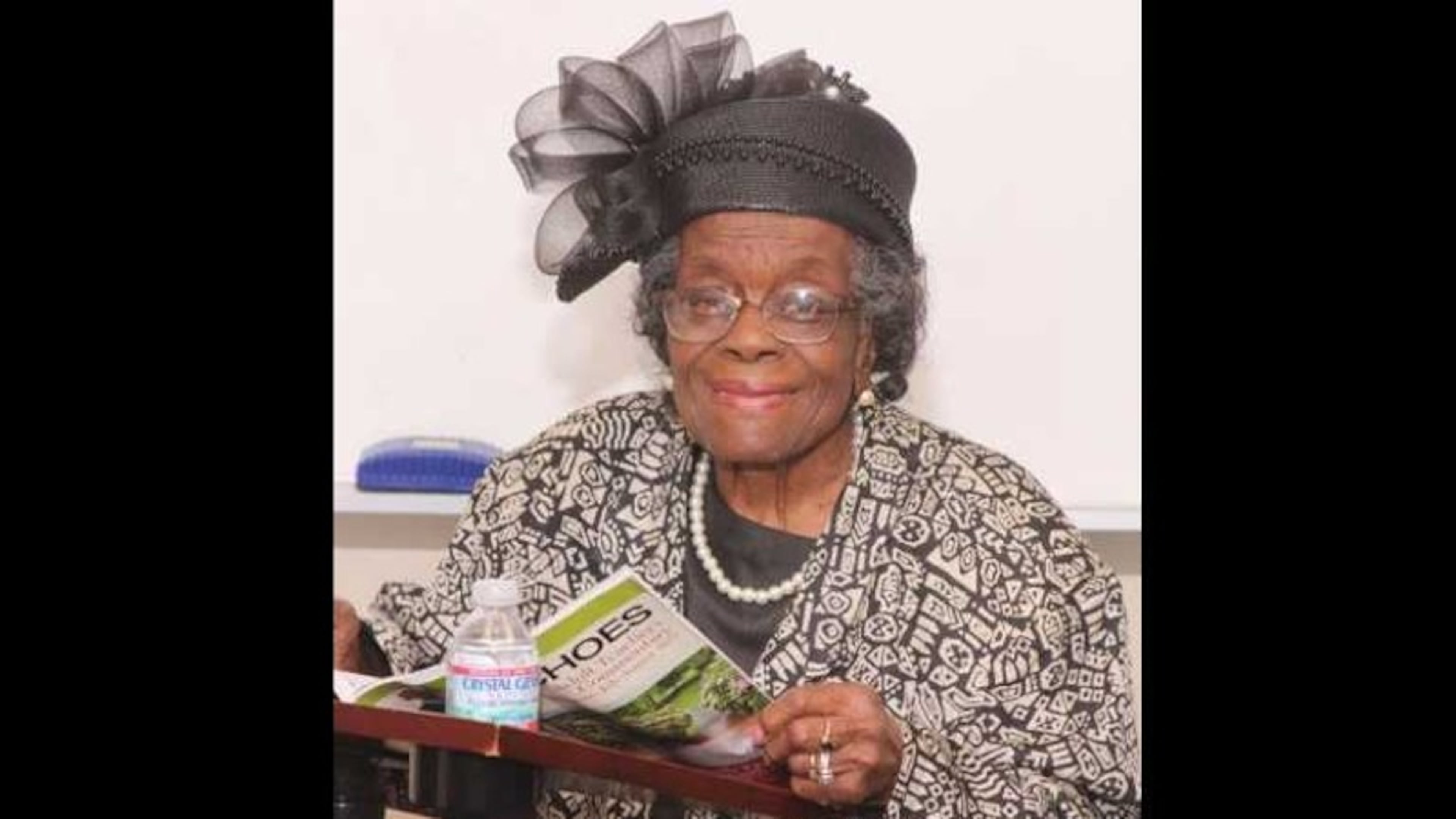 Emma Rowland teaching Sunday School at Word of Faith in Austell. (Photo courtesy of Rowland's granddaughter Cheryl Pope Clark)