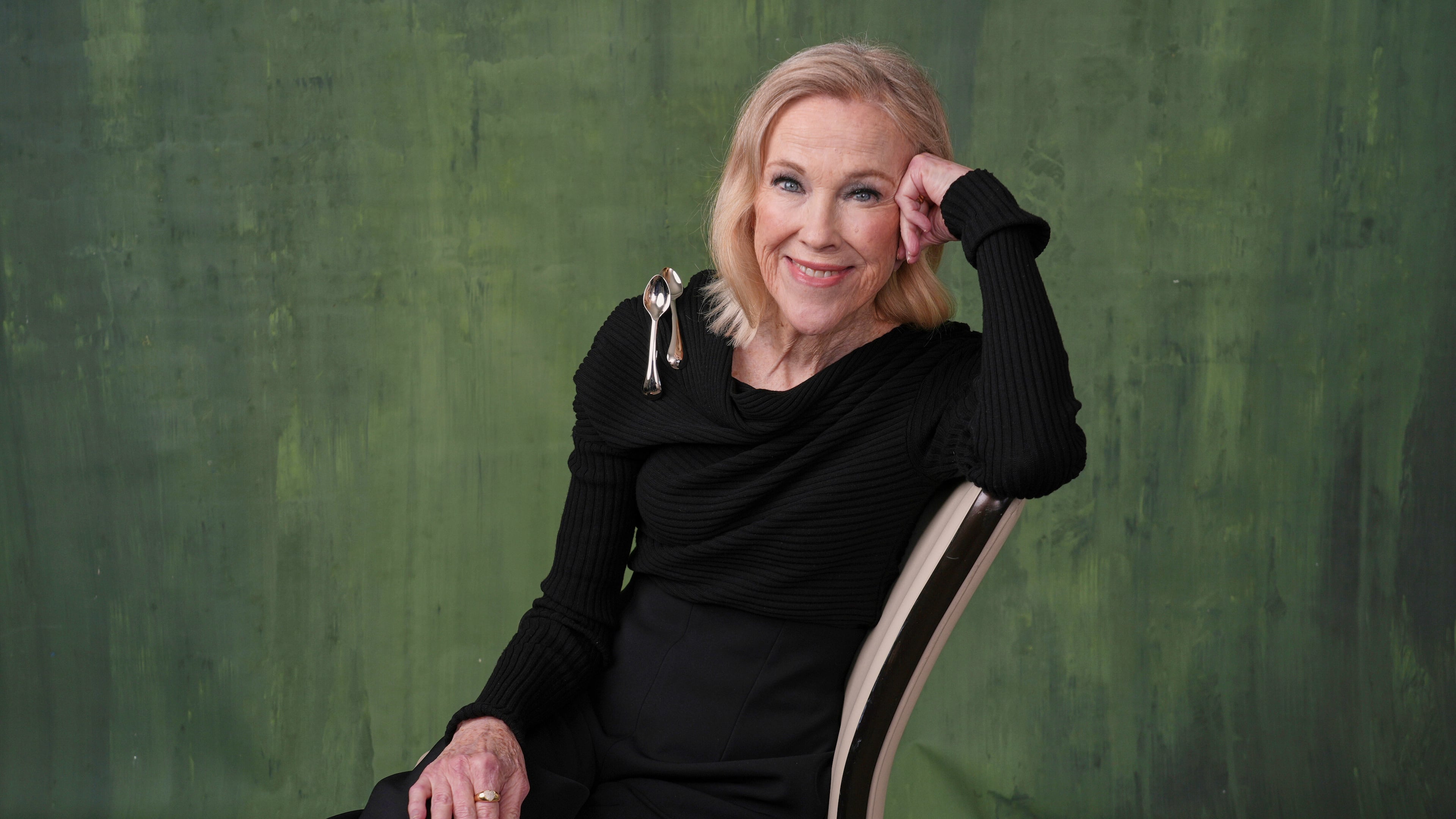 FILE - Catherine O'Hara, a cast member in the Apple+ series "The Studio," poses for a portrait on Thursday, March 20, 2025, in Los Angeles. (AP Photo/Chris Pizzello, File)