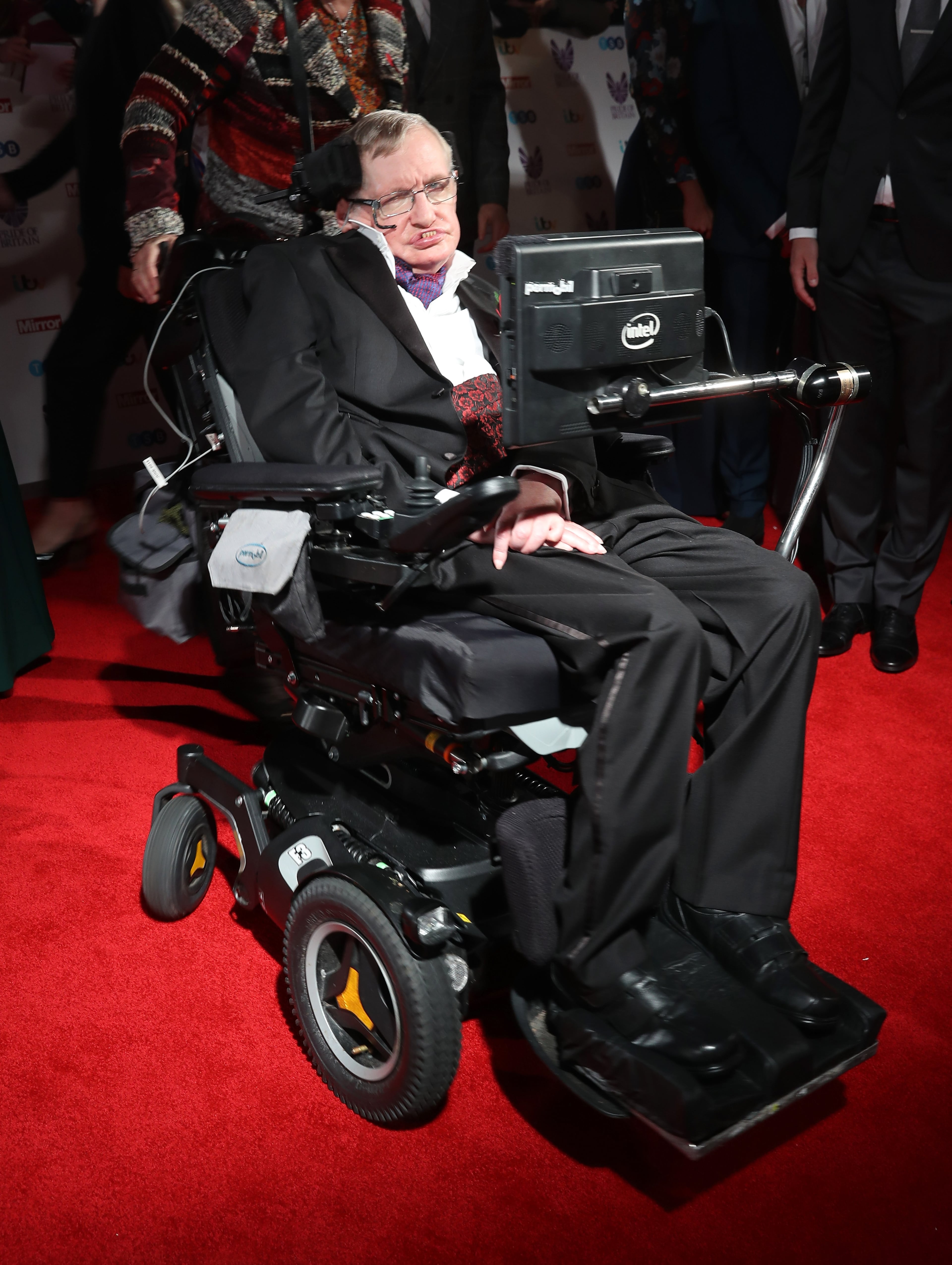 LONDON, ENGLAND - OCTOBER 31: Stephen Hawking attends the Pride Of Britain awards at the Grosvenor House Hotel on October 31, 2016 in London, England. (Photo by Chris Jackson/Getty Images)