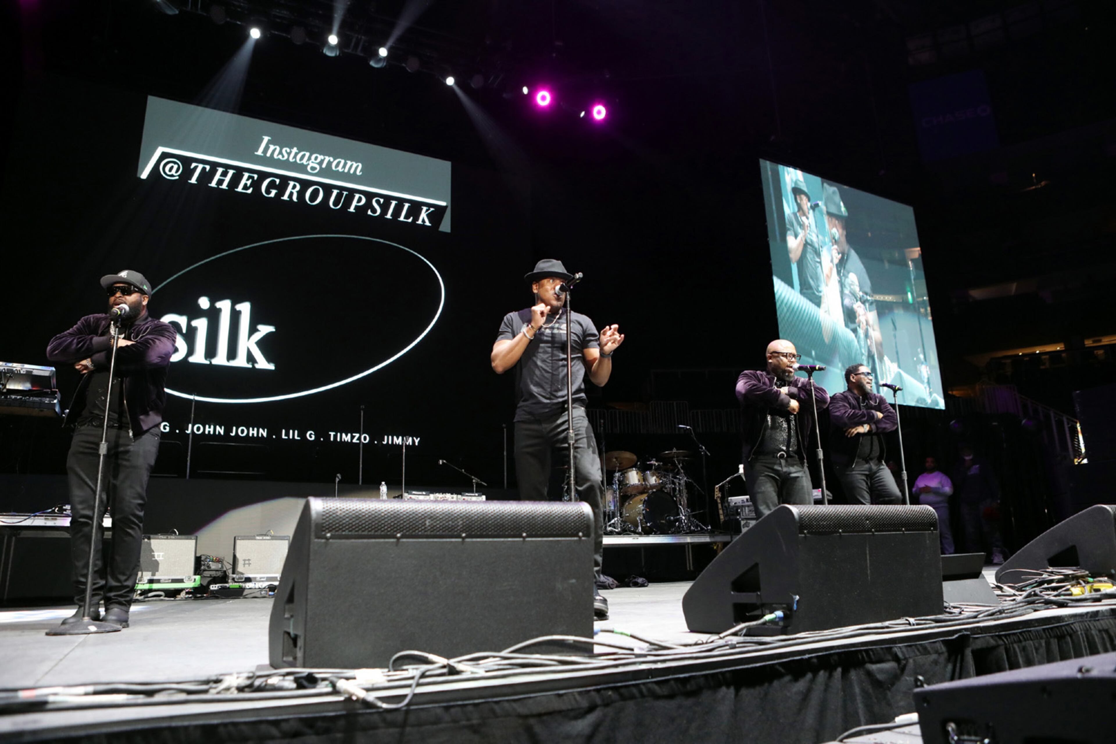-- Silk
The Atlanta R&B Music Experience-Holiday Edition, entertained a large crowd on Sunday, December 4, 2022 at State Farm Arena. Featured acts included Xscape, Bobby Brown, 112, Silk, El Debarge and others.
Robb Cohen for the Atlanta Journal-Constitution