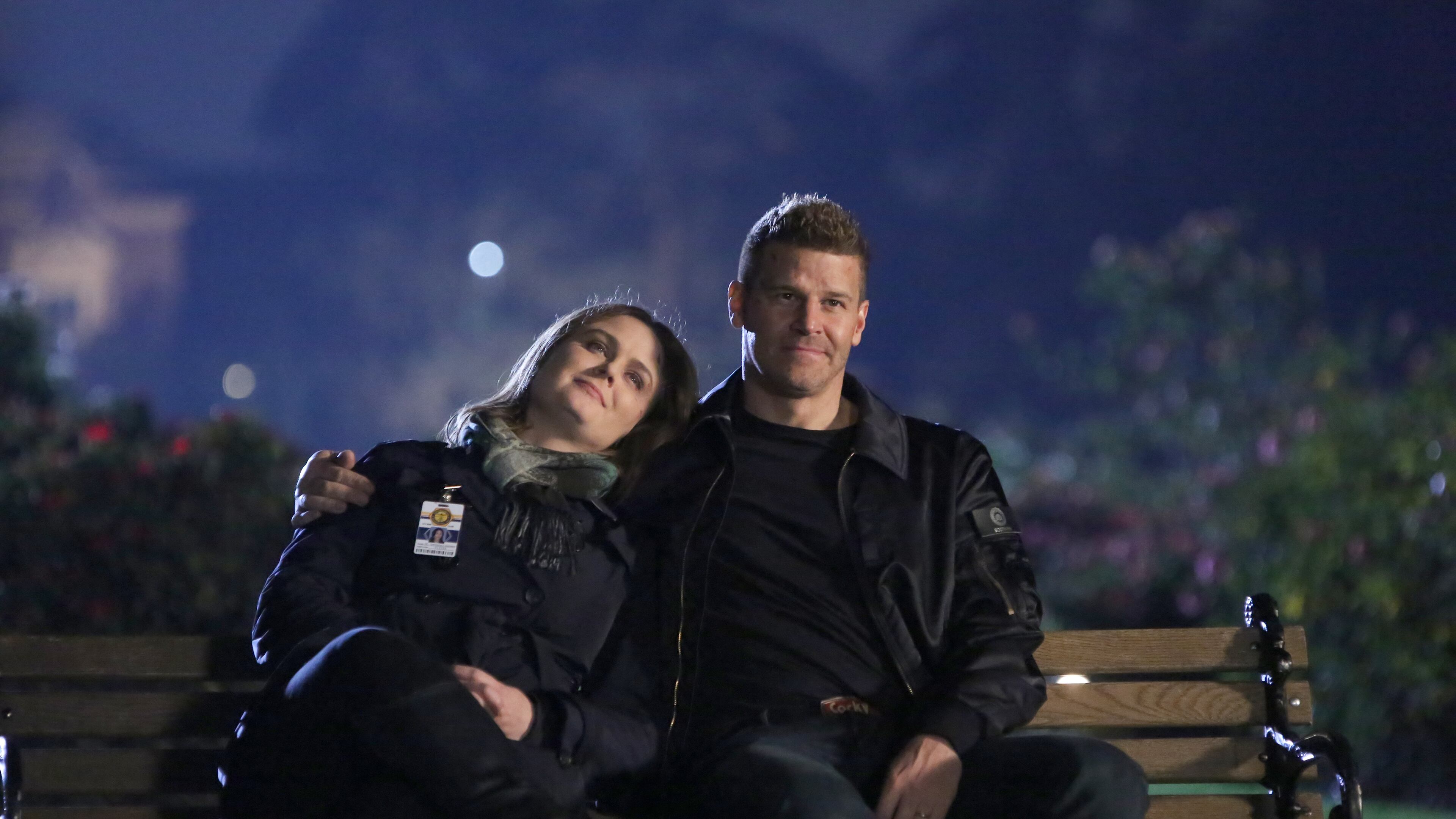 BONES: L-R: Emily Deschanel and David Boreanaz in "The Final Chapter: The End in the End" series finale episode of BONES airing Tuesday, March 28 (9:01-10:00 PM ET/PT) on Fox. ©2017 Fox Broadcasting Co. Cr: Patrick McElhenney/FOX
