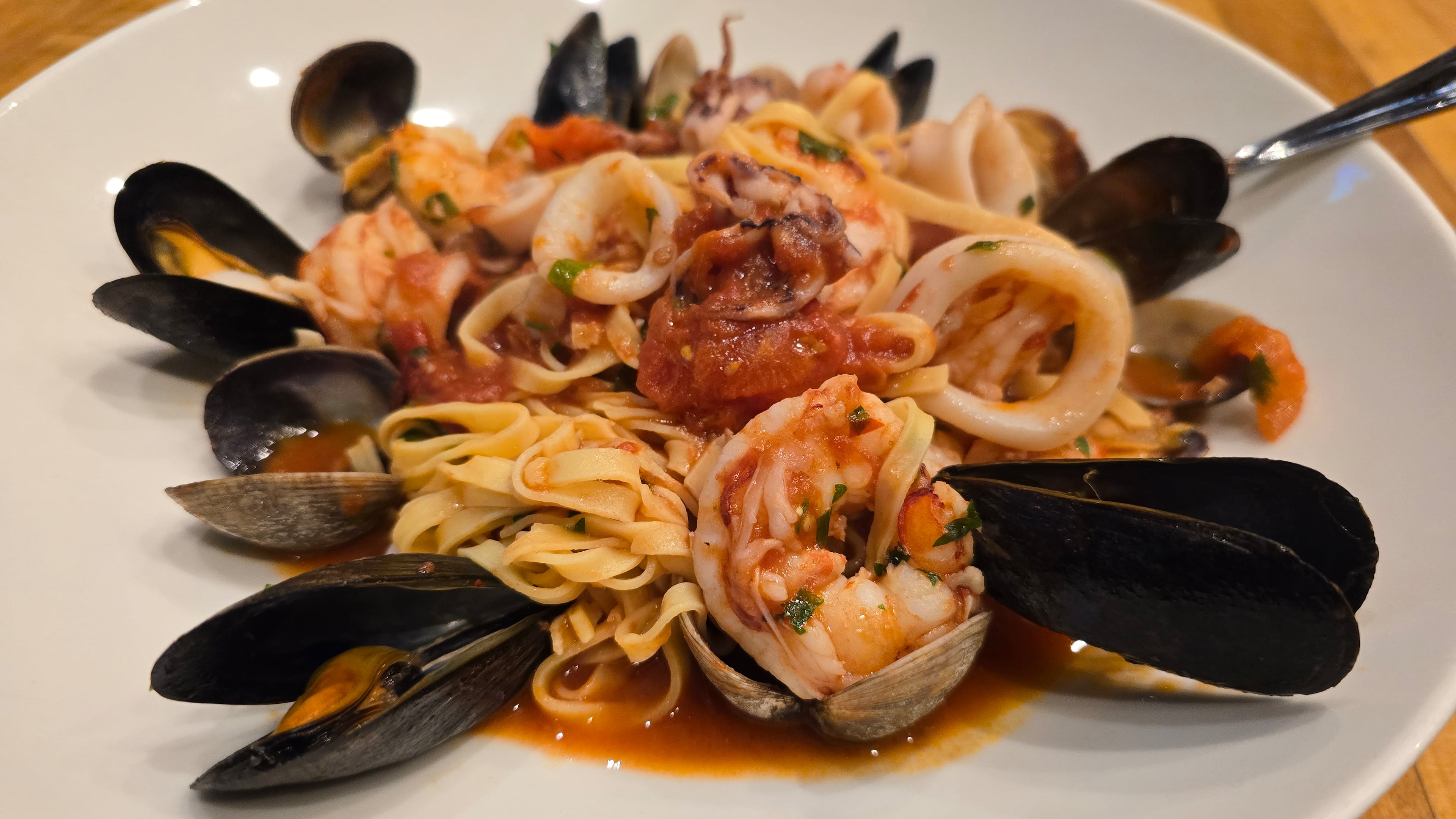 Linguine del pescatore at Novo Cucina Briarcliff is generously bedecked with seafood and sauce that gets a spark from Calabrese peppers. (Courtesy of Novo Cucina)