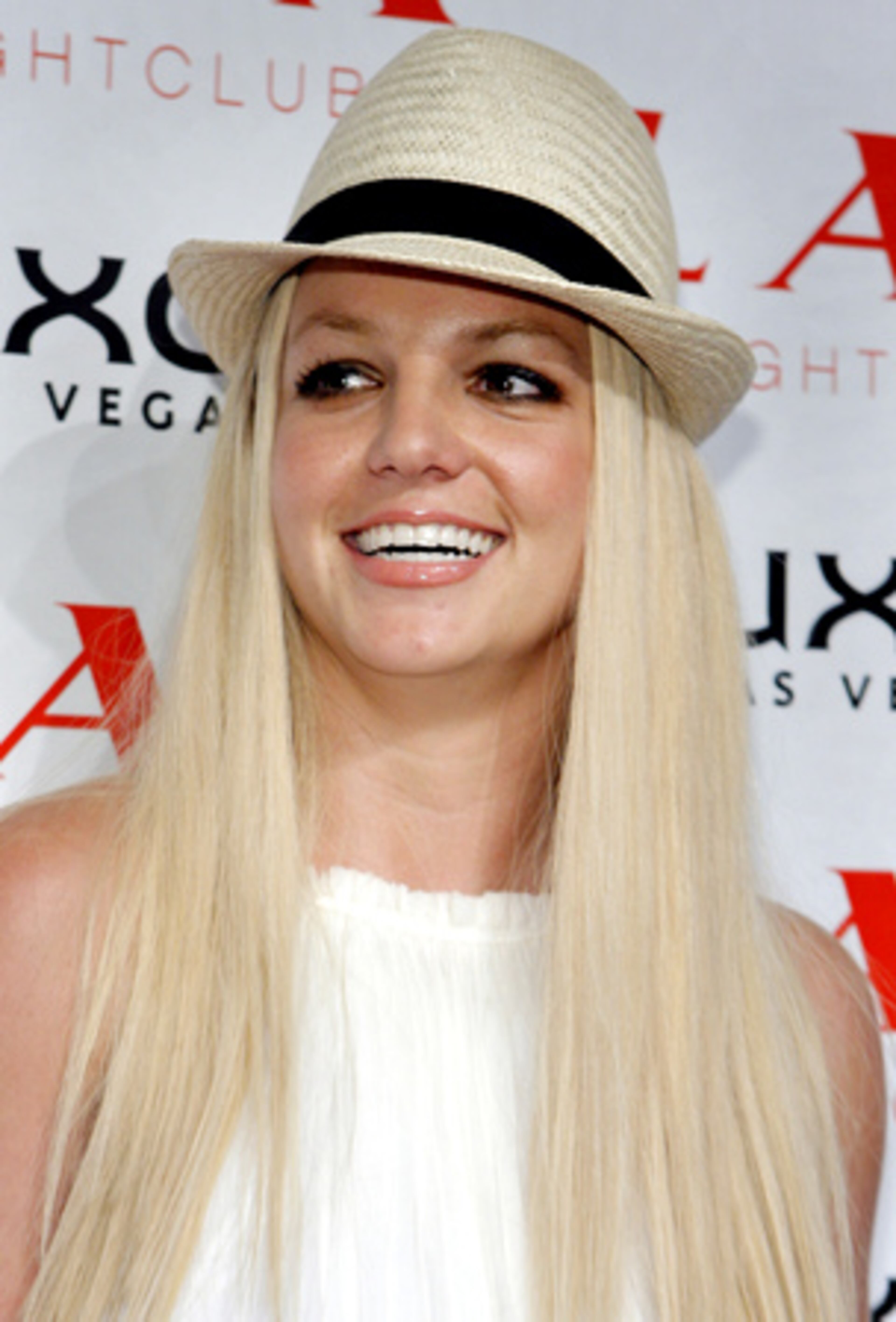 Somehow blonde looks better on Britney. Maybe it's because it almost, ALMOST, makes her look normal.