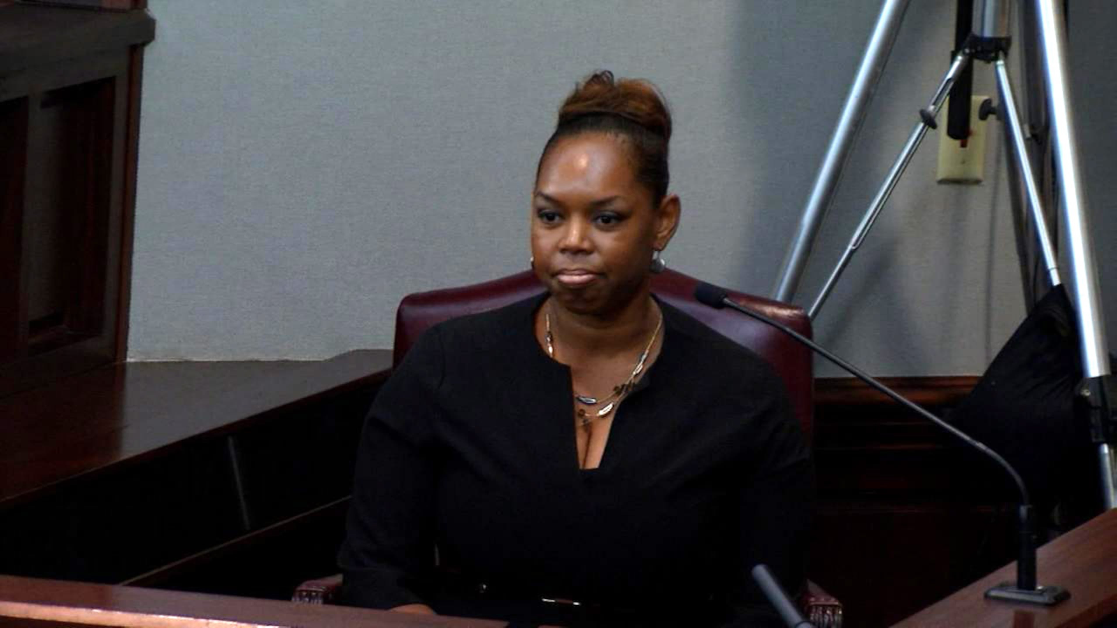 Keyatta Patrick, Cooper Harris' teacher at the Little Apron Academy, testifies at Justin Ross Harris' murder trial at the Glynn County Courthouse in Brunswick, Ga., on Wednesday, Oct. 13, 2016. Patrick described Harris as an involved father. (screen capture via WSB-TV)