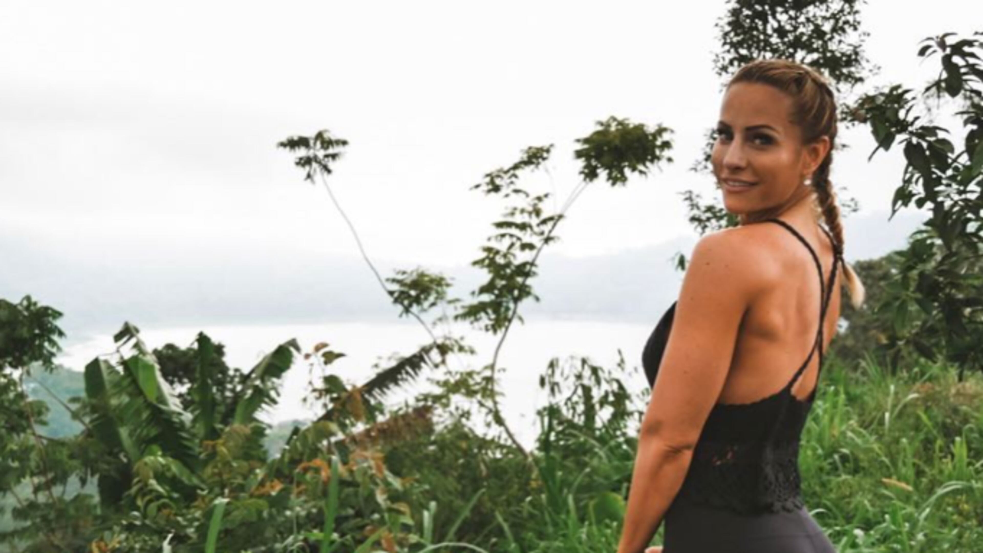 French blogger and Instagram model Rebecca Burger was popular for her travel, lifestyle, food, and fitness content.