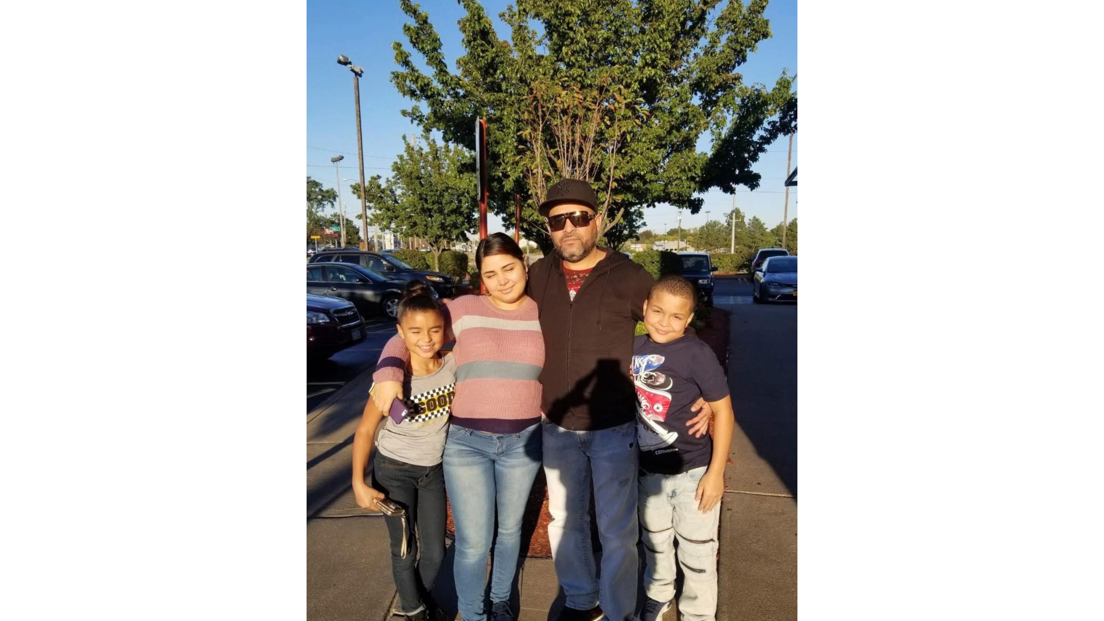 This undated photo provided by Jeanette Pagan-Lopez shows Geraldo Lunas Campos with his three children. Lunas Campos died Jan. 3, 2026, at an ICE detention facility in El Paso, Texas. (Jeanette Pagan-Lopez via AP)
