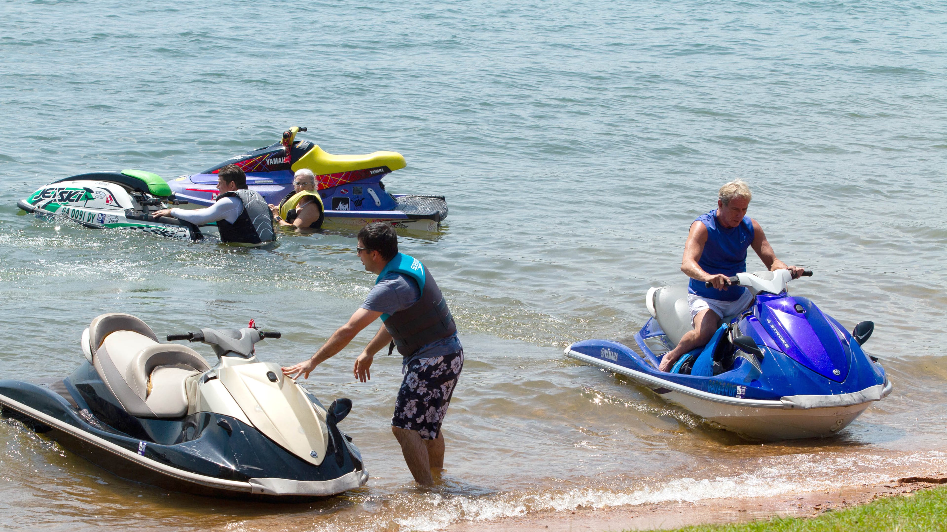 People get their watercrafts ready at the boat launch at Mary Alice Beach Park in Lake Lanier on Sunday, July 5, 2020. STEVE SCHAEFER FOR THE ATLANTA JOURNAL-CONSTITUTION