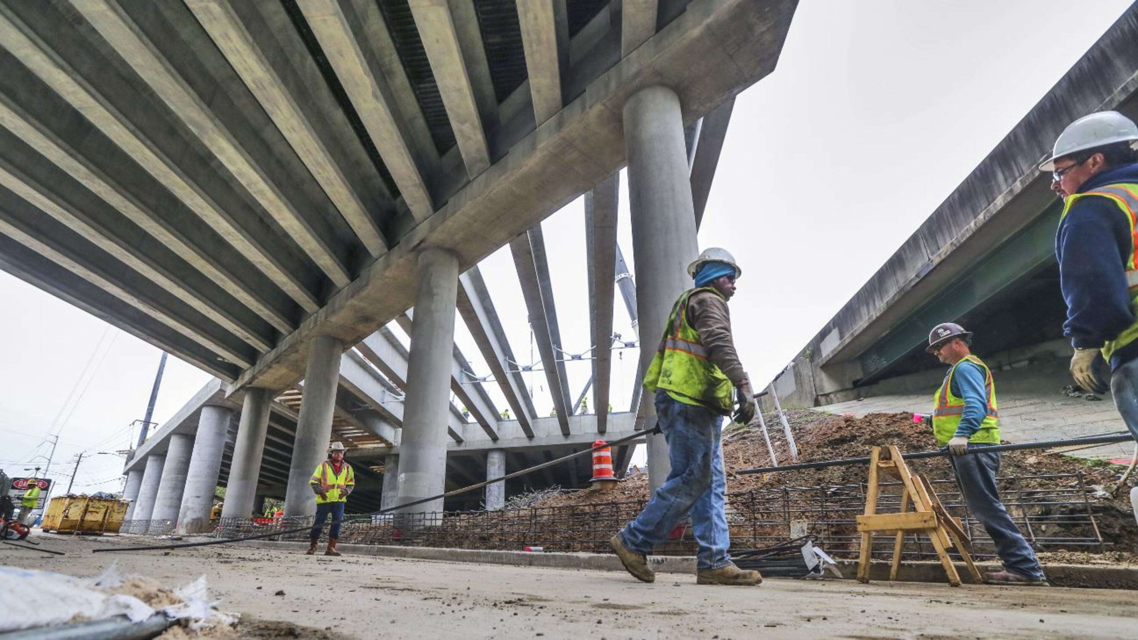 April 24, 2017 Atlanta: Construction workers continued to make progress on the I-85 bridge Monday, April 24, 2017 but traffic on Piedmont Road will be closed for 24 hours with continuous lane closures from 9 a.m. Tuesday to 9 a.m. Wednesday, according to the Georgia Department of Transportation. Crews are working overnight to set beams for the new bridge, which officials hope to reopen by June 15, according to the announcement. Drivers who use Piedmont Road near I-85 are advised to avoid the route during these hours. Also, drivers in the construction area should reduce speeds while they are in the work zone. JOHN SPINK /JSPINK@AJC.COM