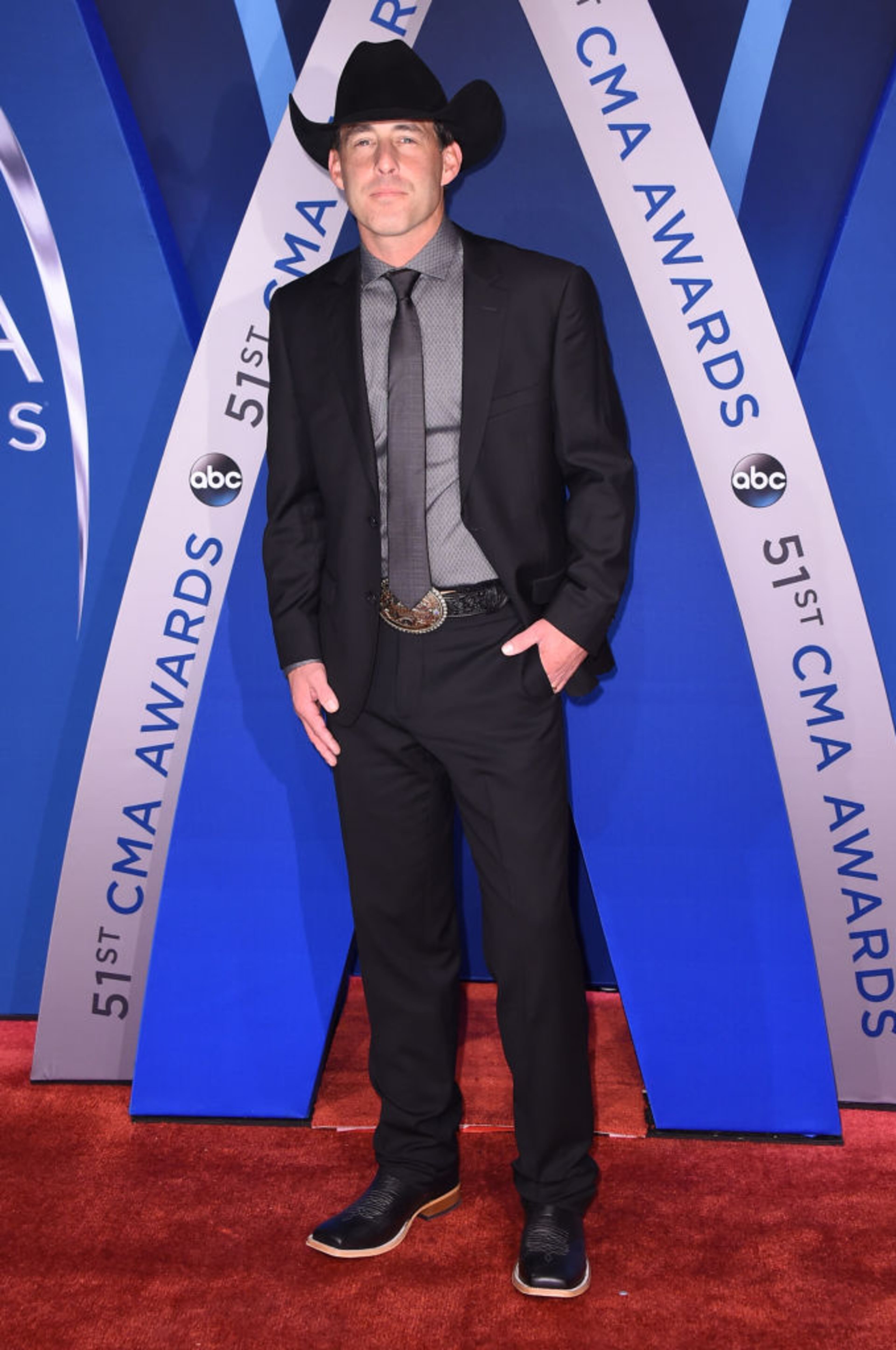 NASHVILLE, TN - NOVEMBER 08: Singer Aaron Watson attends the 51st annual CMA Awards at the Bridgestone Arena on November 8, 2017 in Nashville, Tennessee. (Photo by Michael Loccisano/Getty Images)