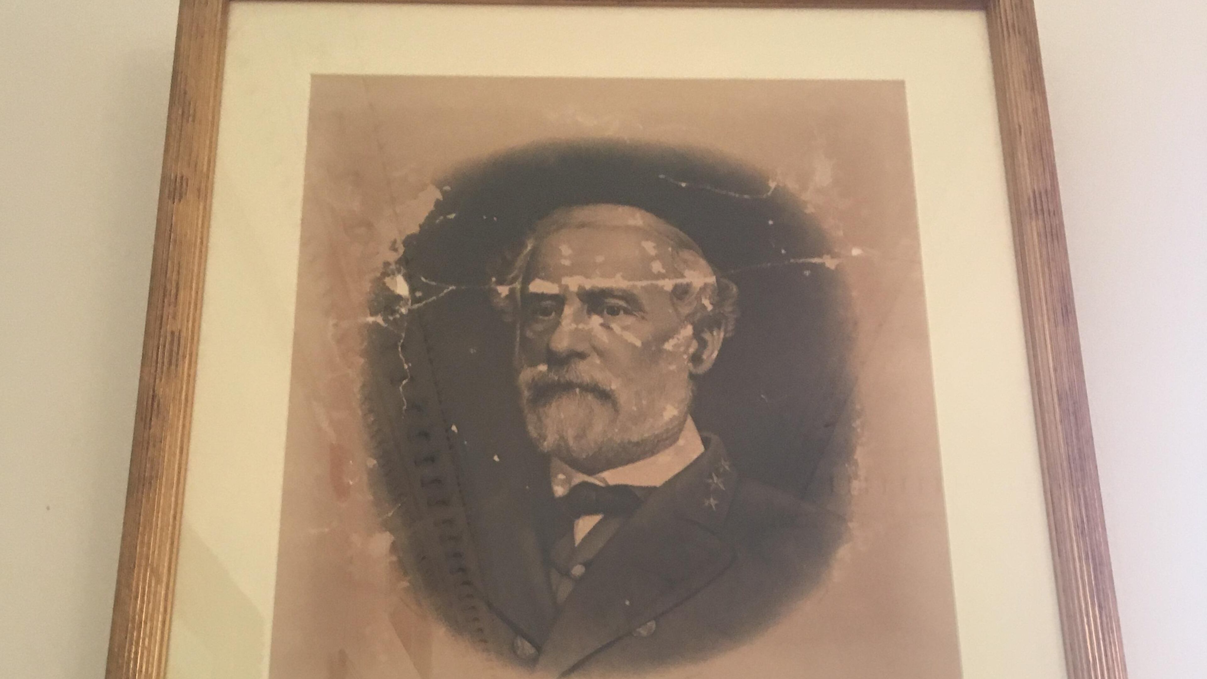 This portrait of Robert E. Lee has been removed from the University of Georgia’s Demosthenian Literary Society. PHOTO CONTRIBUTED