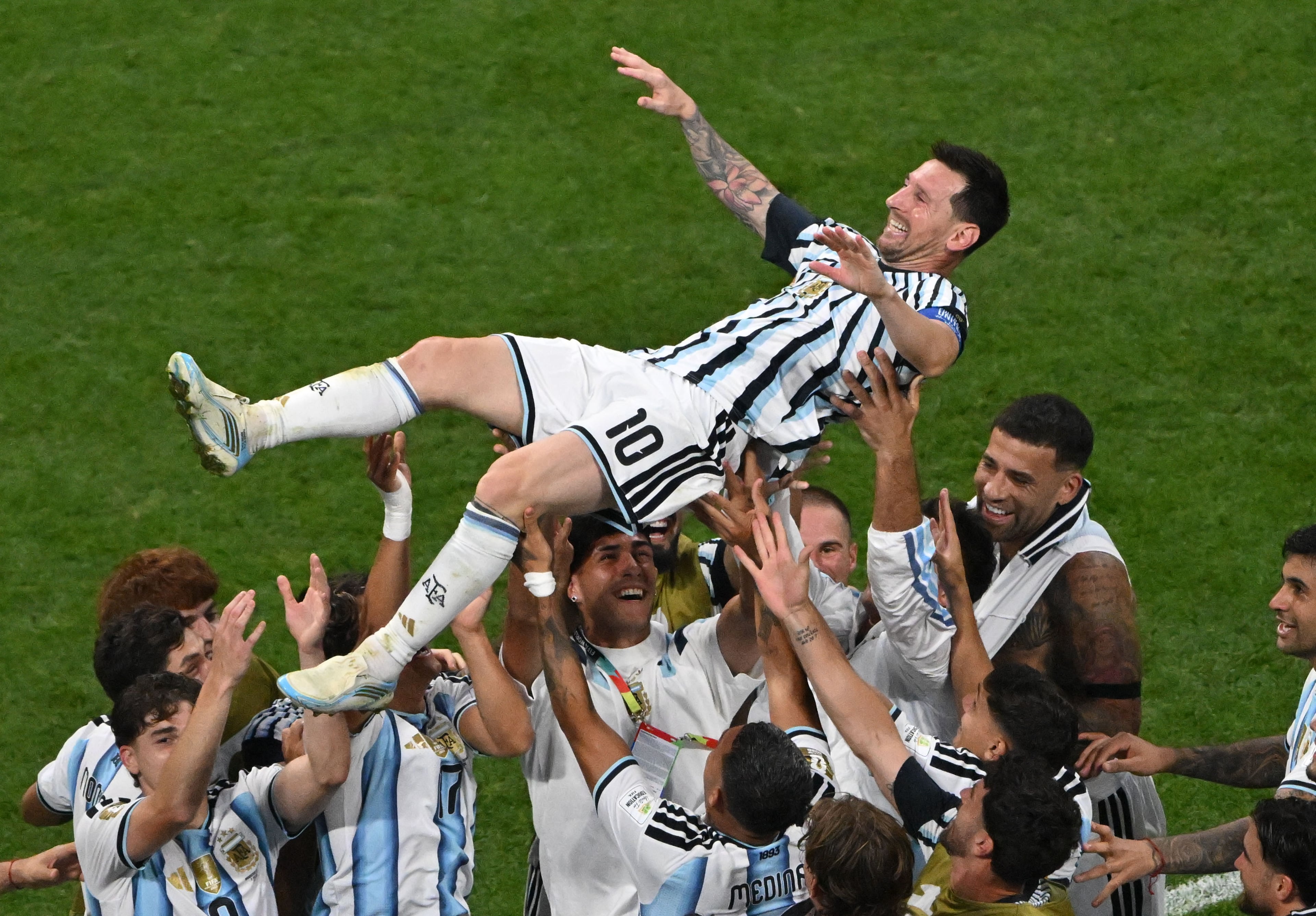 Argentina forward Lionel Messi (10) celebrates with teammates after Argentina beat Egypt during the Argentina vs. Egypt FIFA World Cup game on Tuesday, July 7, 2026, in Atlanta. Argentina won 3-2 over Egypt. (Hyosub Shin/AJC)
