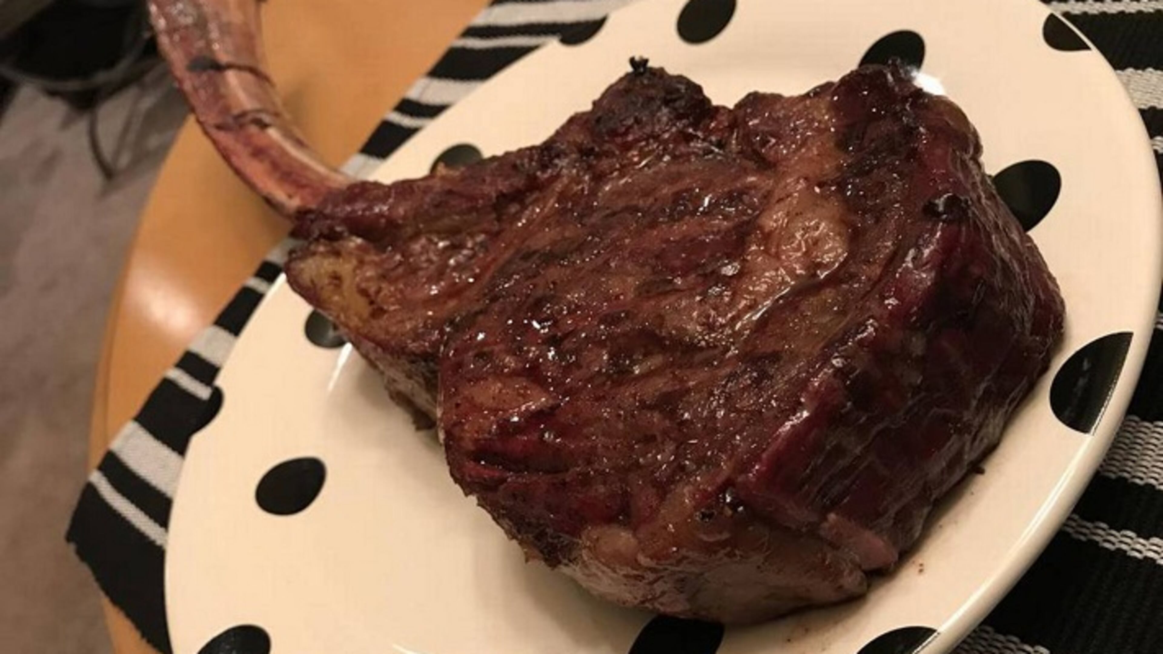 Leaving meat out of your diet? It could cause issues. A new study shows vegetarians are at higher risk of suffering depression compared to those who eat meat and consume a conventional balanced diet. Without meat, a vegetarian's diet tends to have less vitamin B12 consumption, as well as greater intake of nuts that contain omega-6 fatty acids, which have been linked with an increased risk of mental health problems. (Bryant-Jon Anteola/Fresno Bee/TNS)