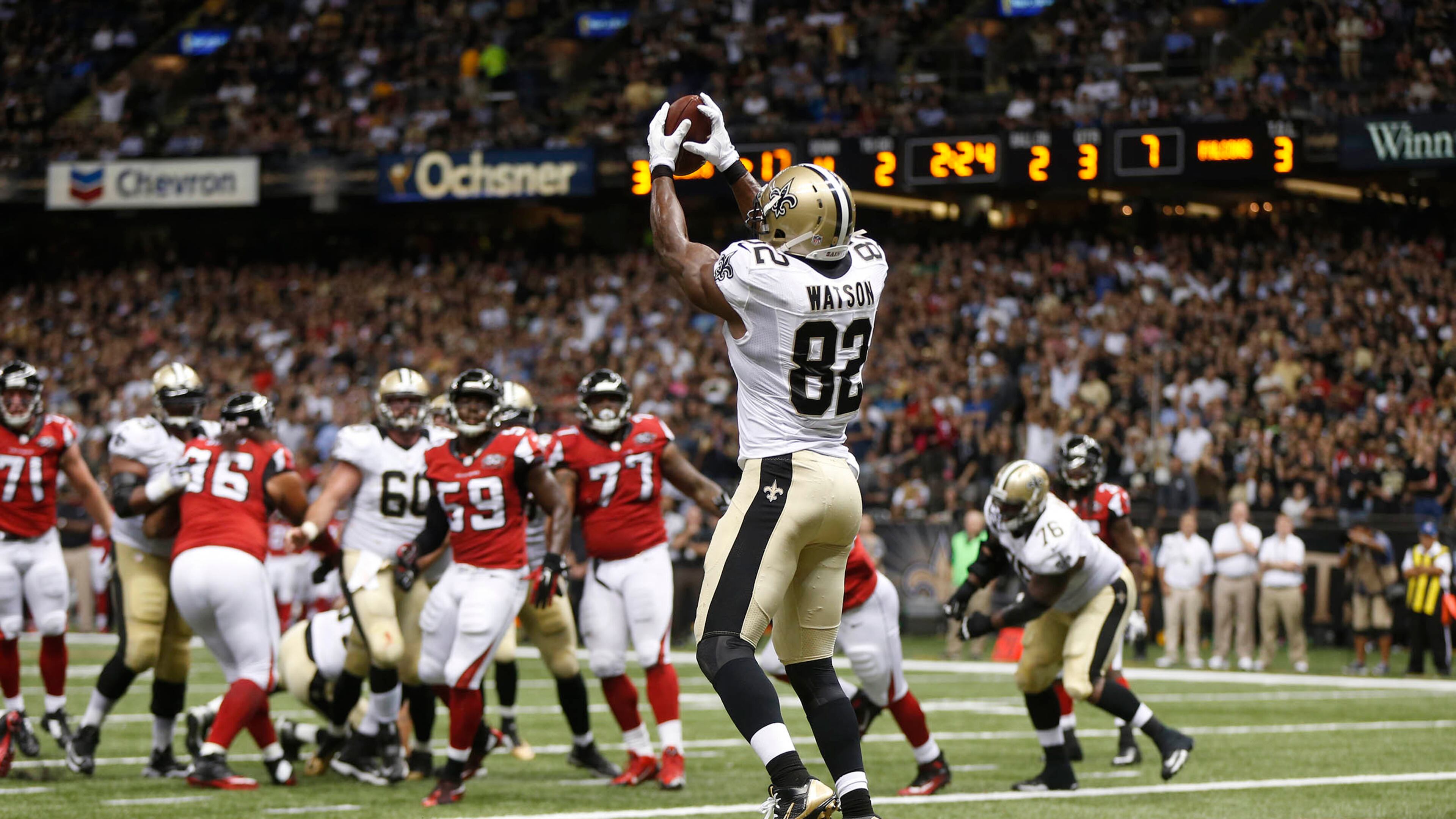 New Orleans Saints tight end Benjamin Watson (82) makes a touchdown catch against the Atlanta Falcons during the second half of an NFL football game Thursday night in New Orleans. (AP photo)