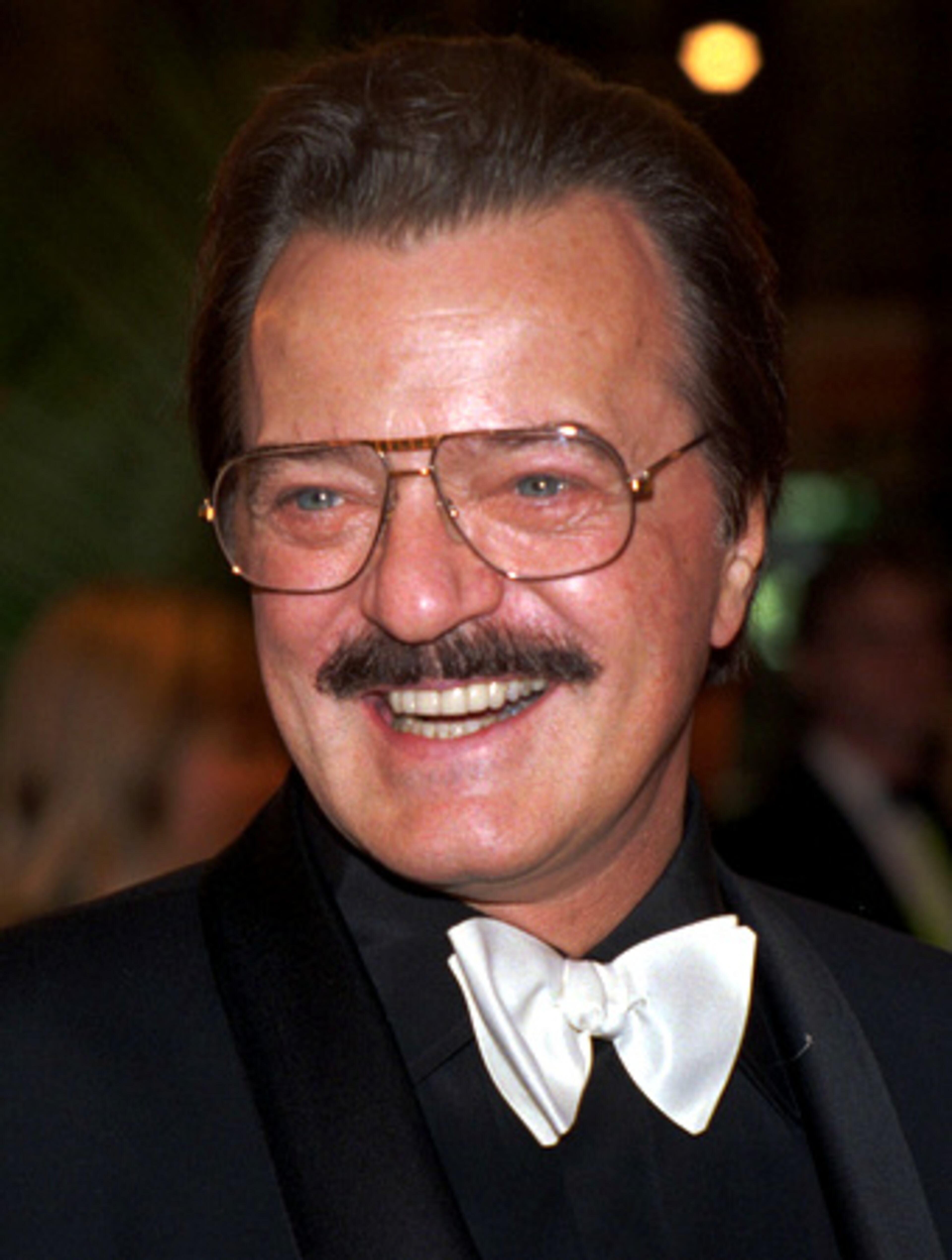 The Massachusetts-born Goulet, who spent much of his youth in Canada, gained stardom in 1960 with "Camelot," the Lerner and Loewe musical that starred Richard Burton as King Arthur and Julie Andrews as his Queen Guenevere.