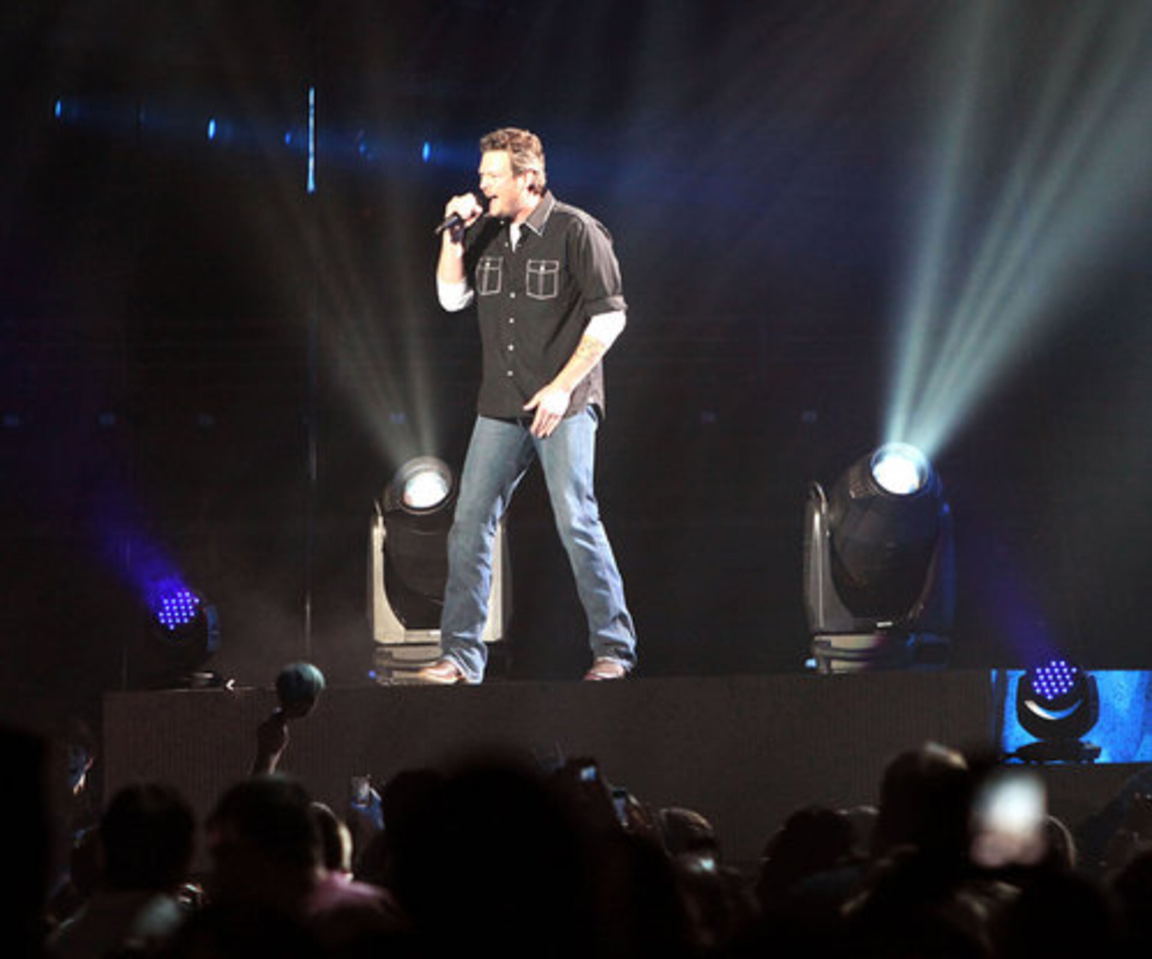 Shelton released his debut song in 2001.