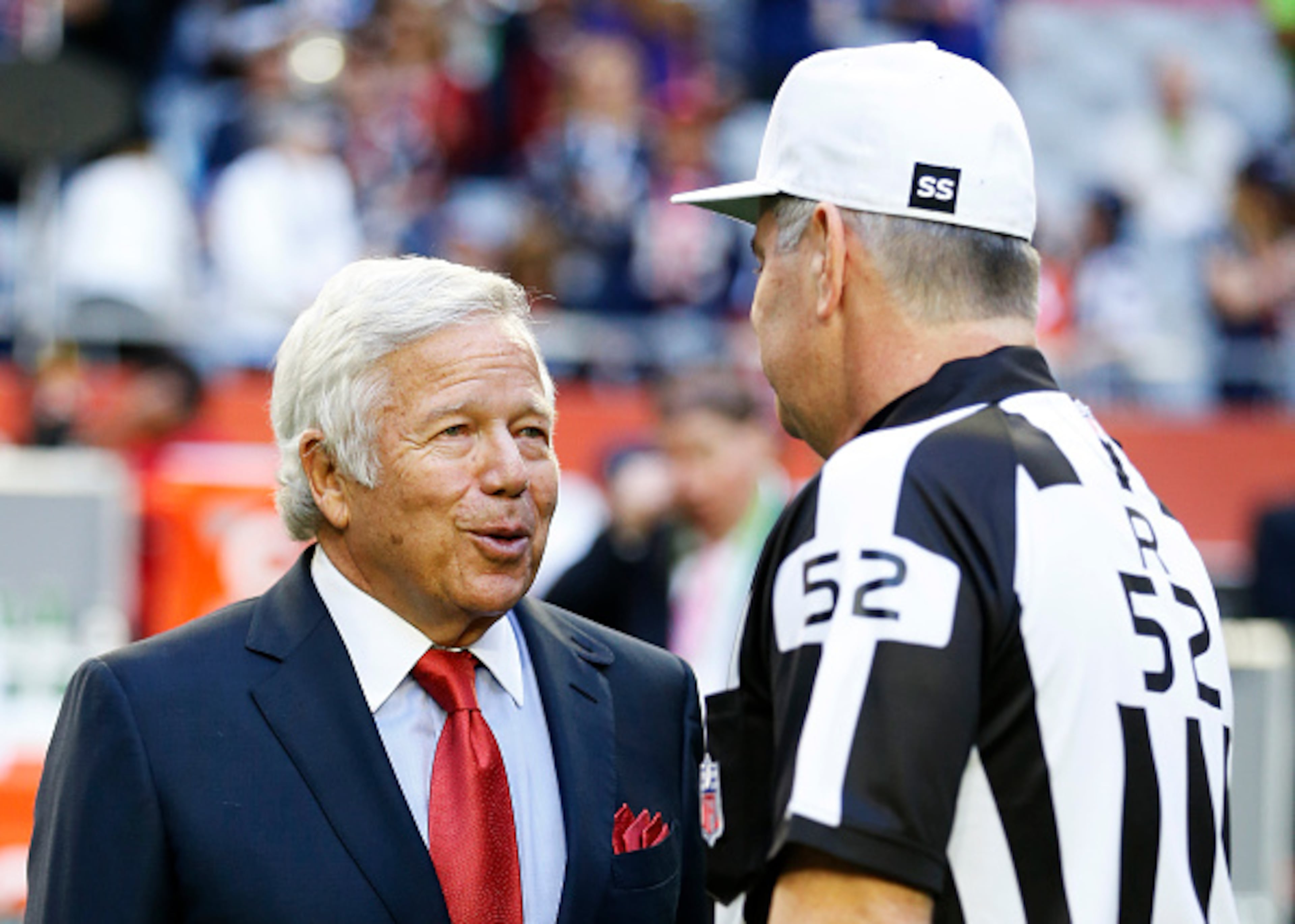 GLENDALE, AZ - FEBRUARY 01: New England Patriots owner Robert Kraft talks with referee Bill Vinovich #52 on the field prior to Super Bowl XLIX at University of Phoenix Stadium on February 1, 2015 in Glendale, Arizona. (Photo by Christian Petersen/Getty Images)