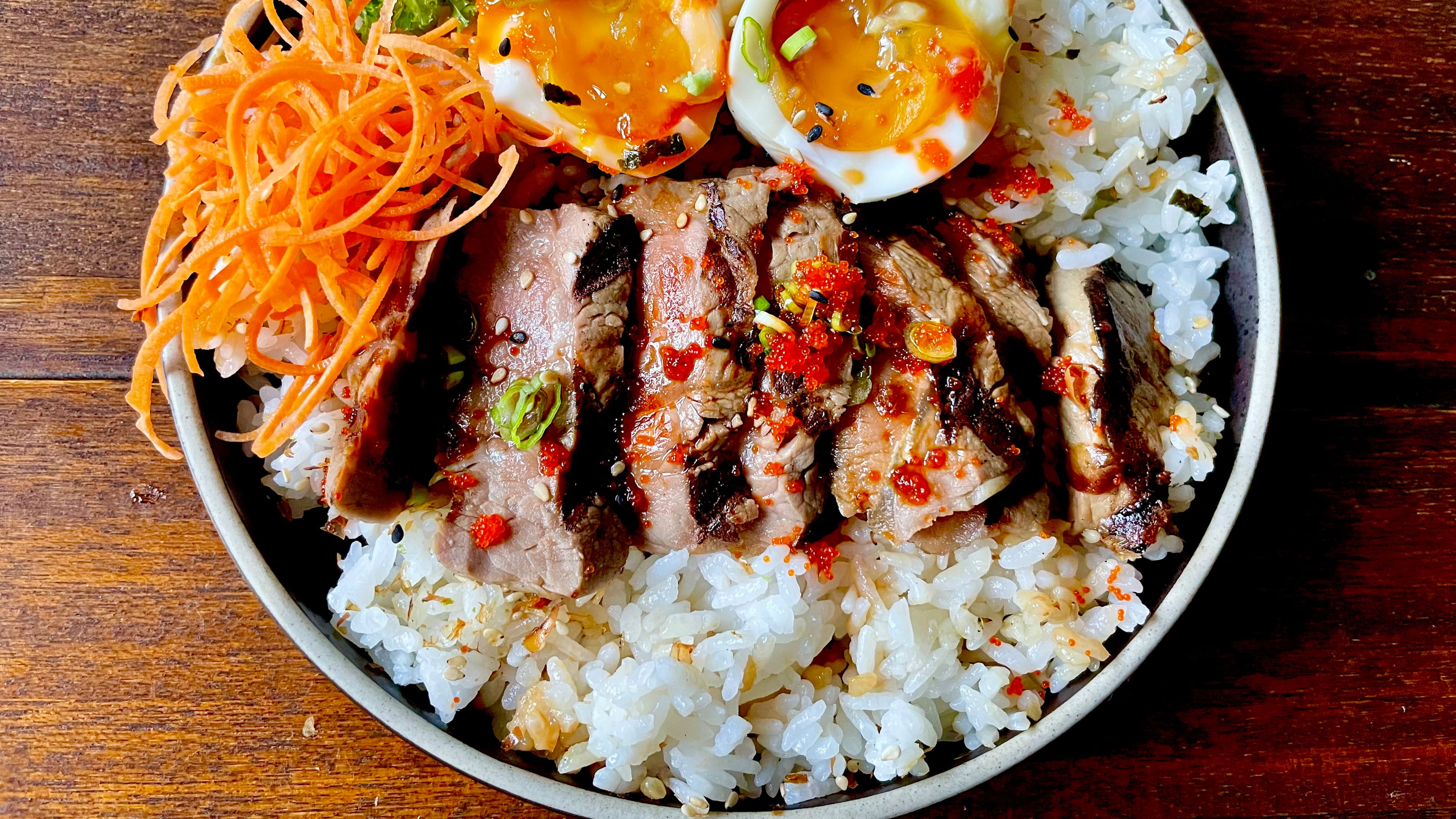 Isan gyudon bowl with grilled Angus beef at Isankaya in Norcross. (Angela Hansberger for The Atlanta Journal-Constitution)