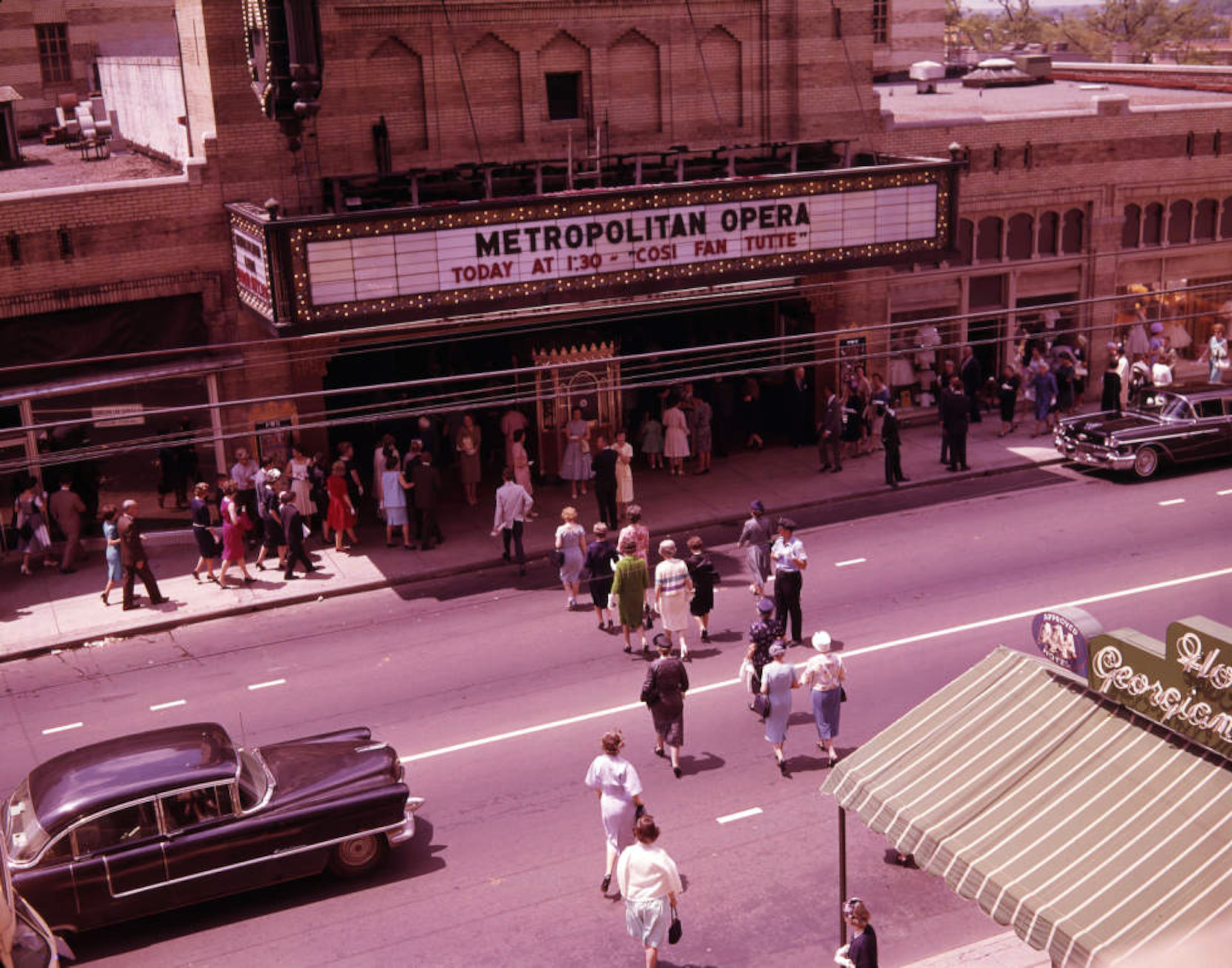 Afternoon show of the Metropolitian Opera at the Fox Theatre, May 1962