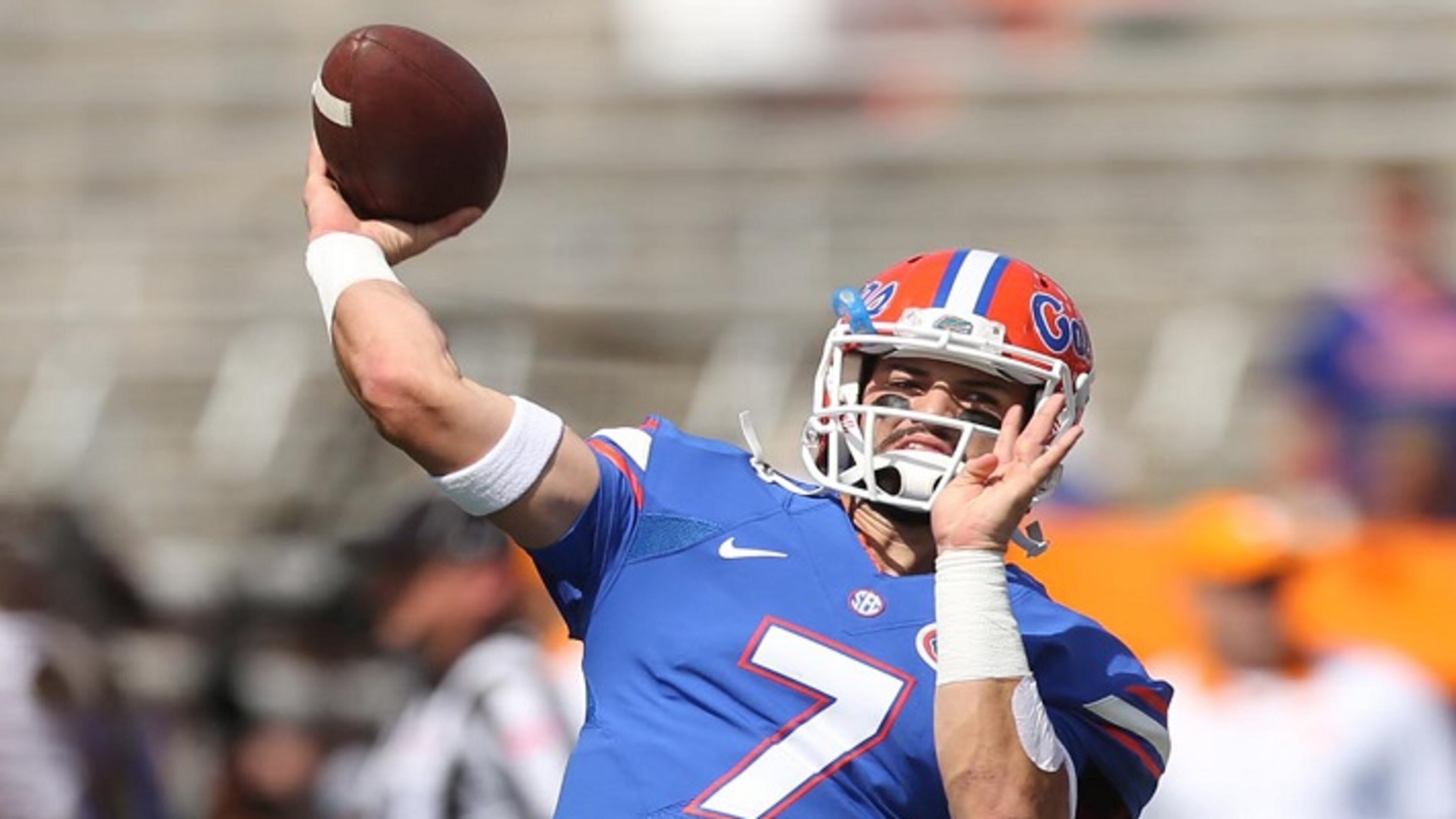 Florida quarterback Will Grier warms up before the start of play against Tennessee at Ben Hill Griffin Stadium in Gainesville, Fla., on September 26, 2015. (Stephen M. Dowell/Orlando Sentinel/TNS)