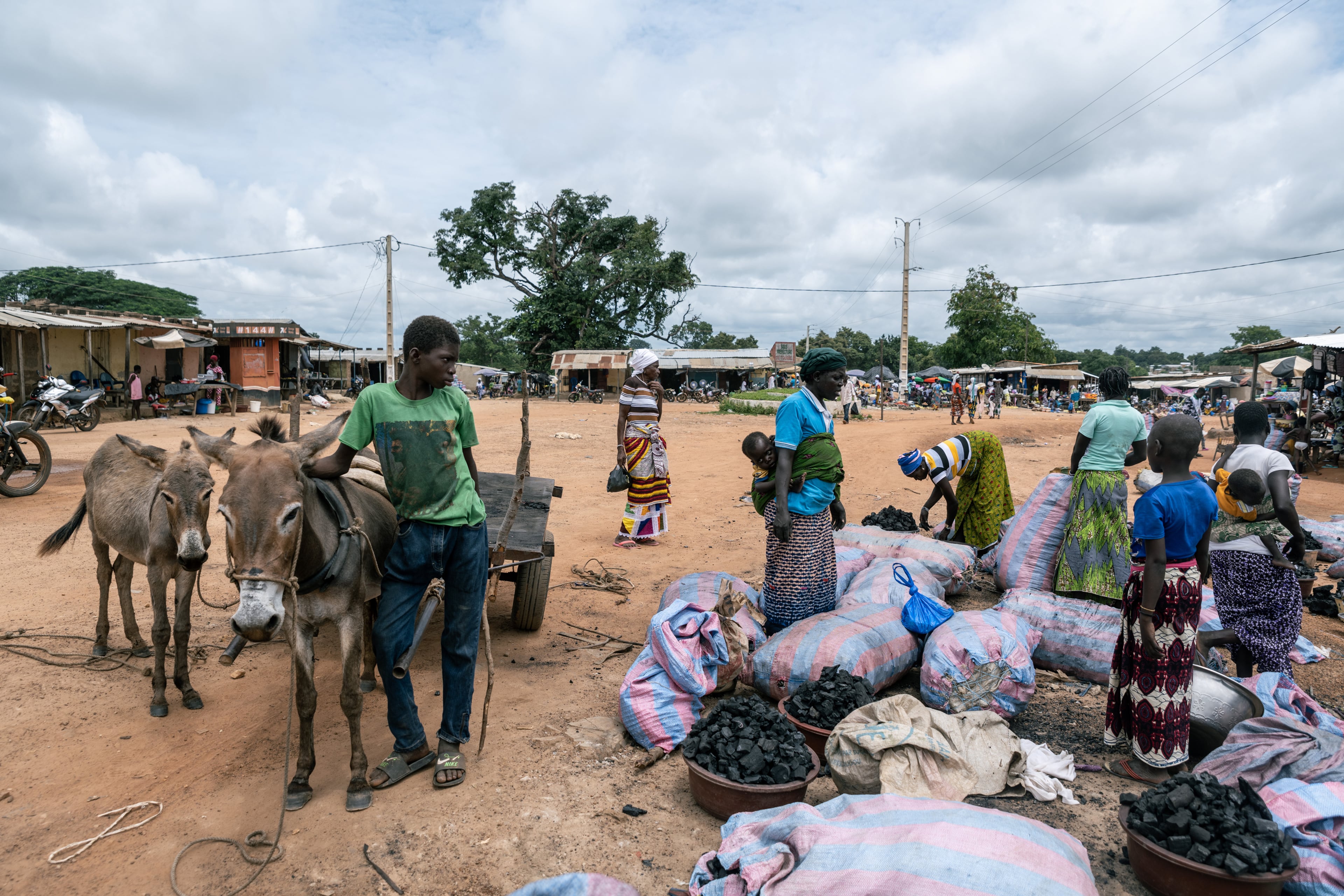 The weekly market in Tougbo, one of the towns near Bole, northern Ivory Coast. Emboldened by years of jihad in certain landlocked West African countries, Al Qaeda and Islamic State insurgents are expanding south toward the Atlantic, after turning a once-peaceful part of the continent known as the Sahel into the world’s largest terrorism hot spot. (Arlette Bashizi/The New York Times)