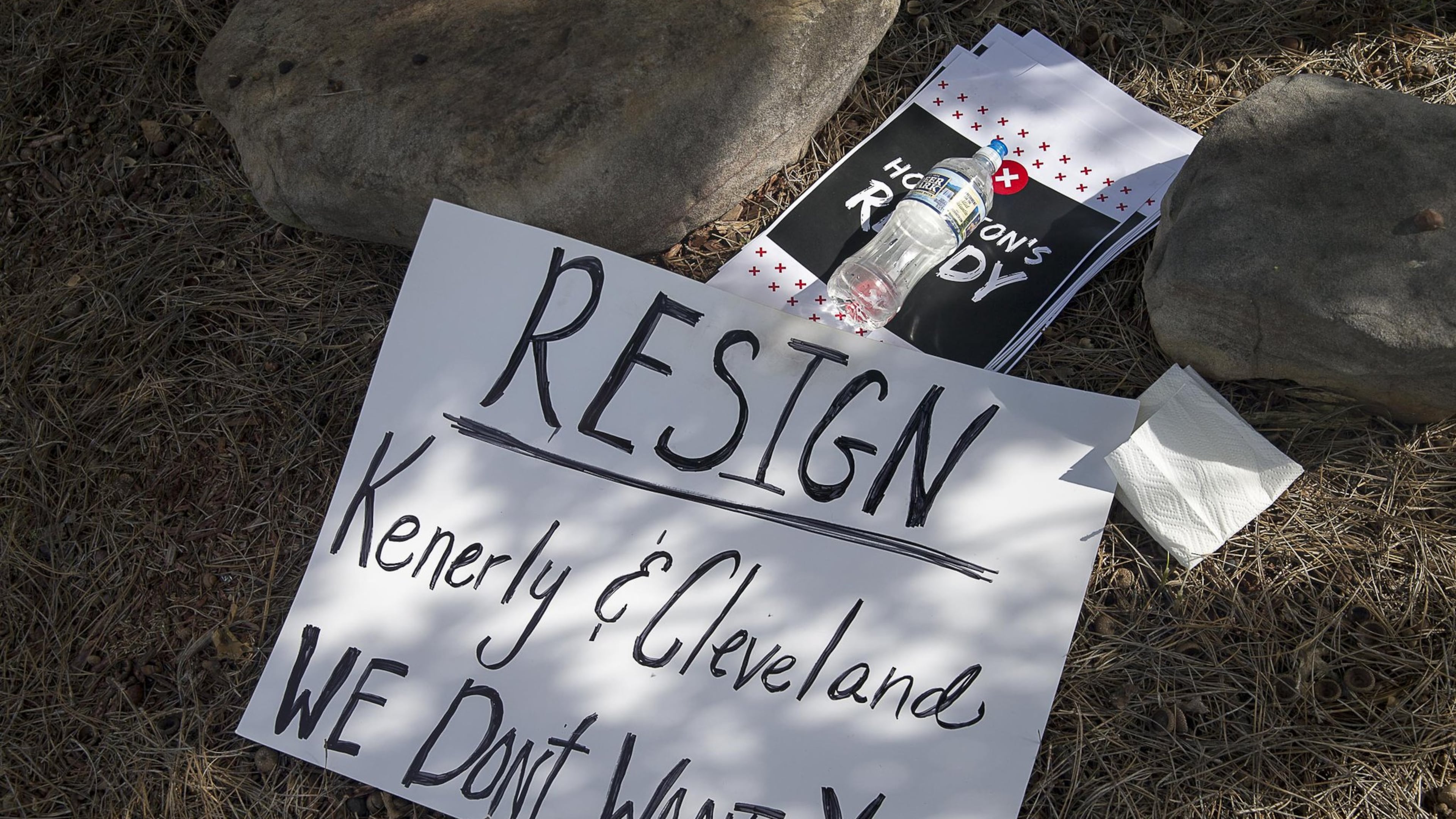 A sign demanding the resignation of Hoschton Mayor Theresa Kenerly and City Council Member Jim Cleveland sits near City Hall in Hoschton, Monday, May 6, 2019. ALYSSA POINTER / ALYSSA.POINTER@AJC.COM