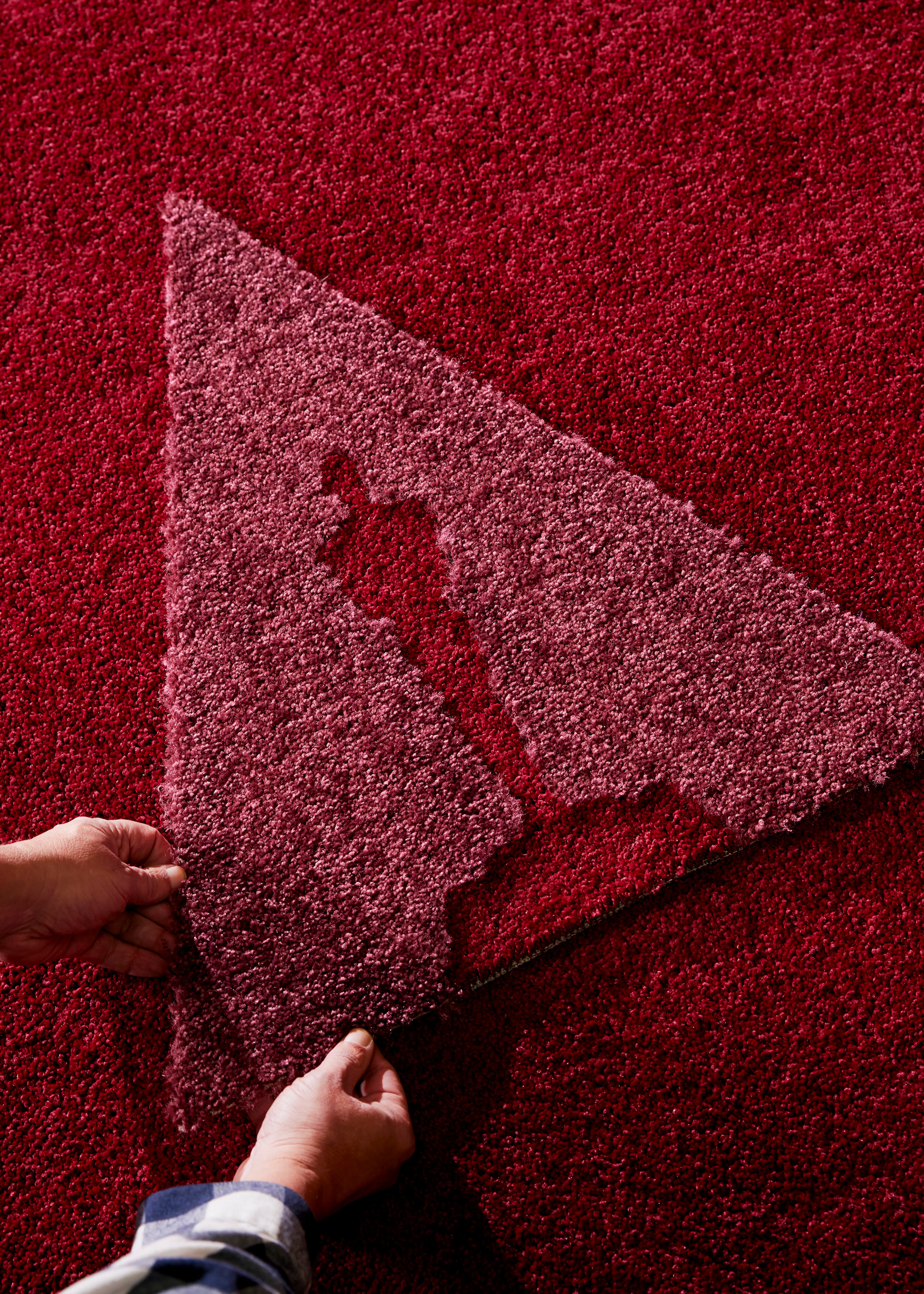 A new addition to the Oscars red carpet this year: Statuette inlays at the Dolby Theater for the Oscars in Los Angeles, on Feb. 21, 2025. Steve Olive, who has worked in the event carpet business for more than three decades, is the man the Academy trusts to get its iconic rug just right. (Jennelle Fong/The New York Times)