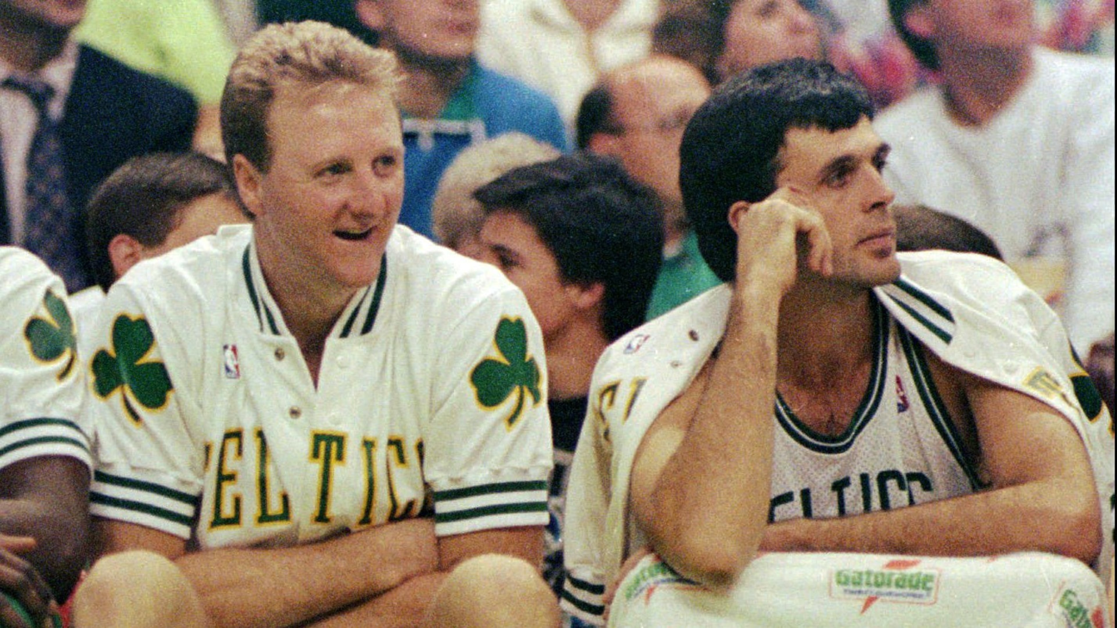 Larry Bird (left) topped Kevin McHale’s (right) Boston Celtics’ franchise record for points in a game against the Hawks.